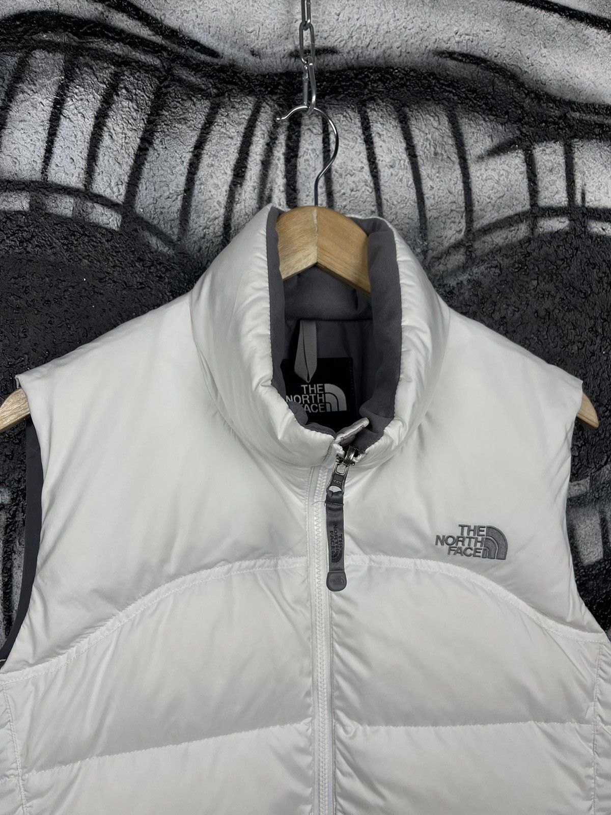 The North Face The North Face 700 Vintage White Goose Down Vest WMNS Size M Size M / US 6-8 / IT 42-44 - 2 Thumbnail