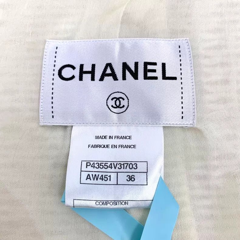 Chanel Chanel Off-white cotton pearl button long-sleeved jacket Size XS / US 0-2 / IT 36-38 - 5 Thumbnail