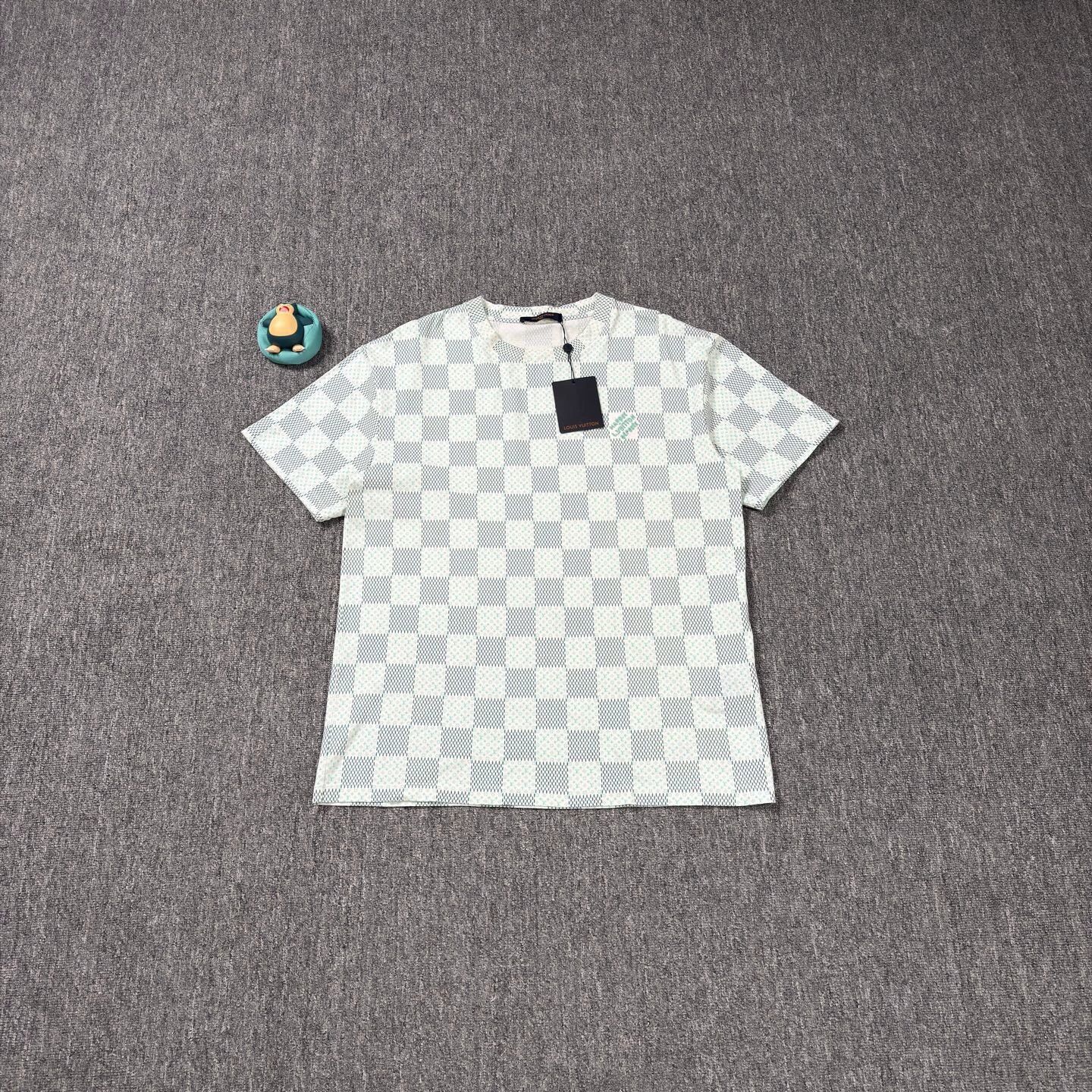 Louis Vuitton LV x Pharrell Damier White Green SS Tee XL Like New Size US XL / EU 56 / 4 - 1 Thumbnail