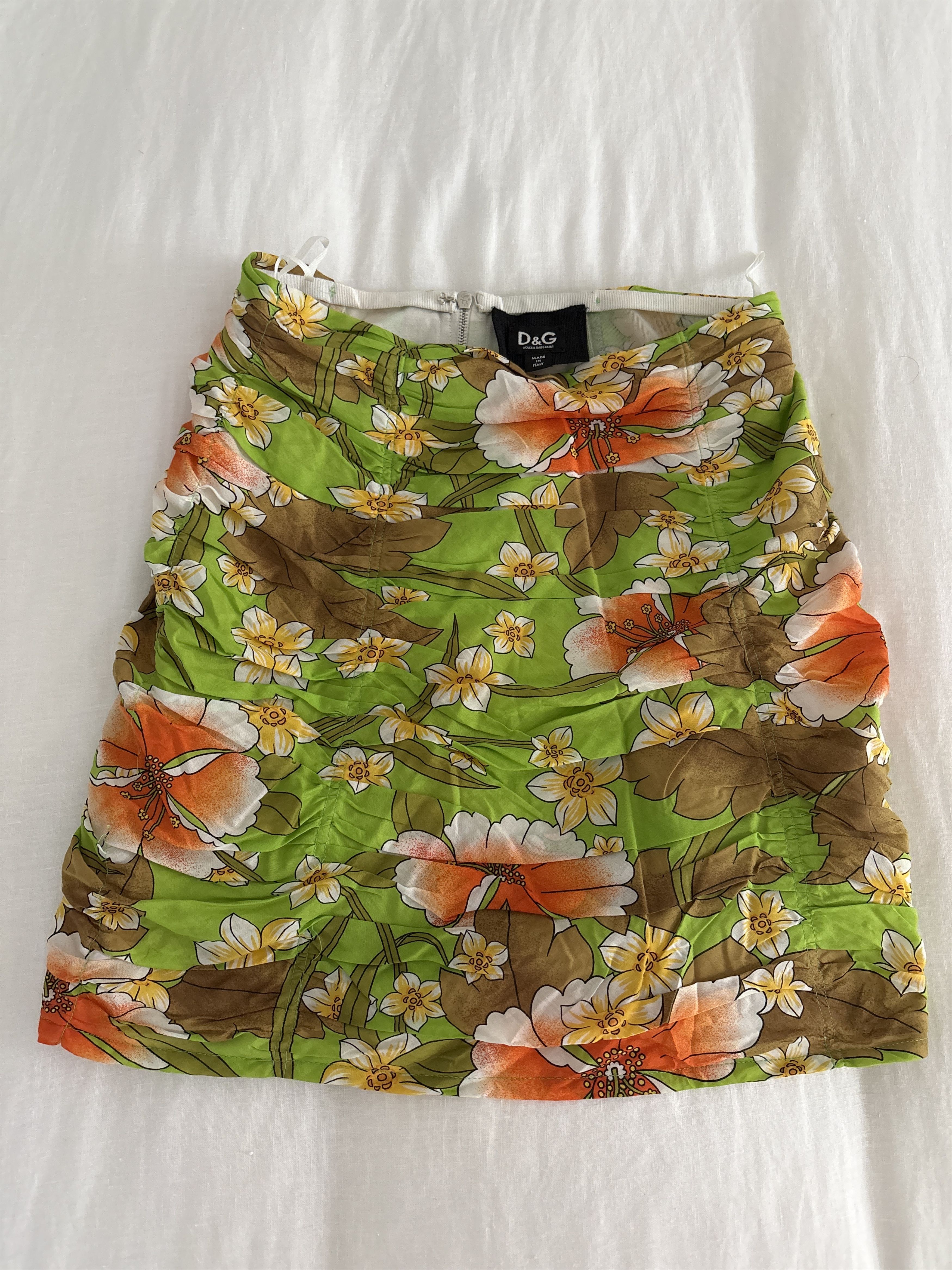 Dolce & Gabbana D&G ruched floral miniskirt Size 27" / US 4 / IT 40 - 1 Thumbnail