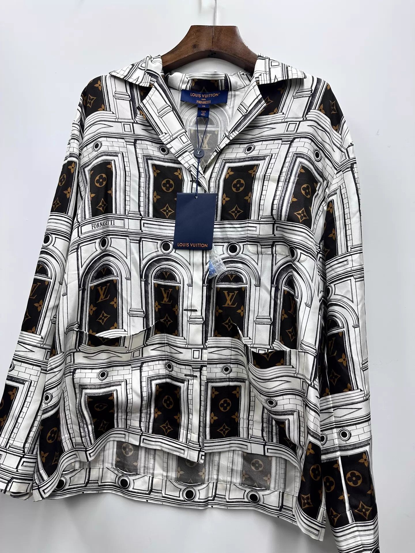 Louis Vuitton Louis Vuitton All Over Print Shirt 36 New With Tags Size XS / US 0-2 / IT 36-38 - 1 Thumbnail