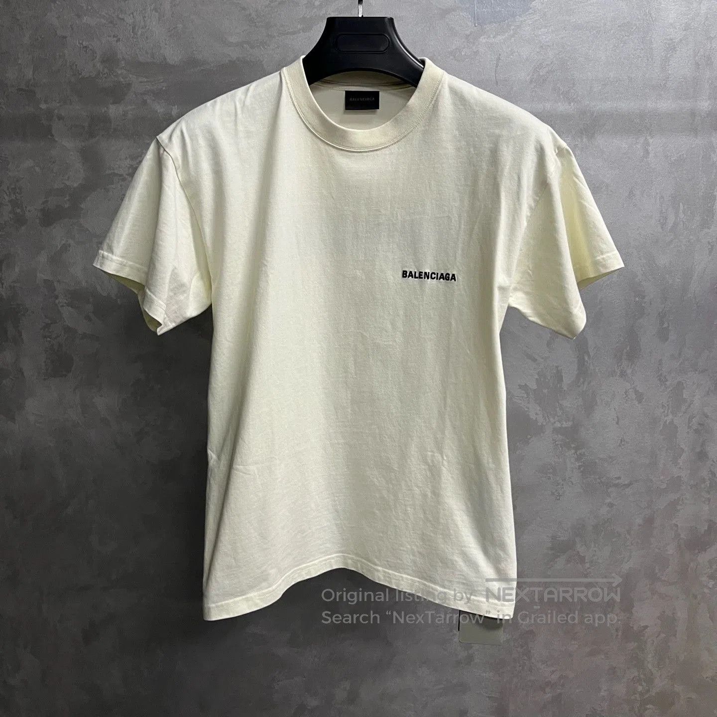 Balenciaga Balenciaga Beige Logo Print Oversized T-shirt. Size US XXS / EU 40 - 1 Thumbnail