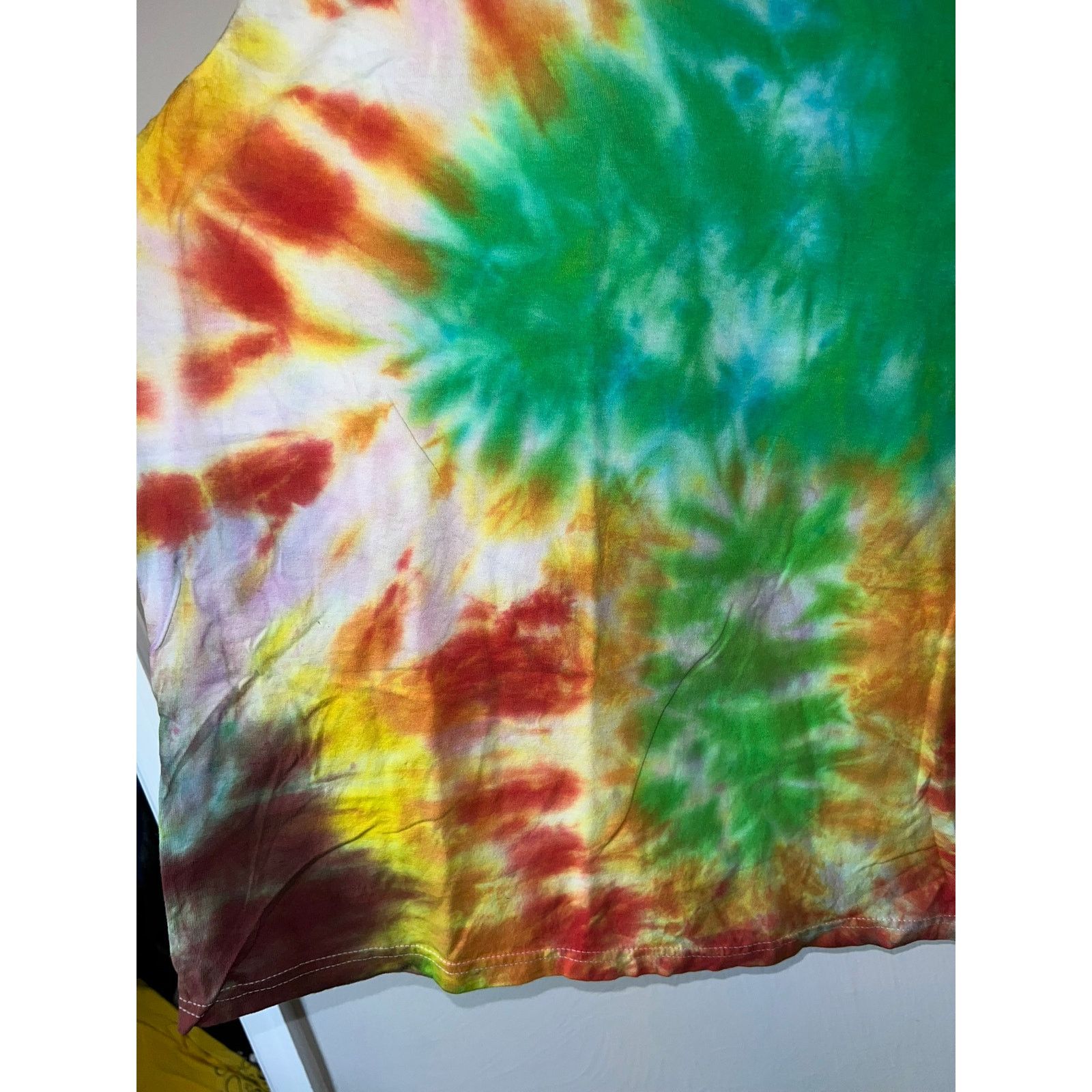 Hanes Hanes Comfort Soft Tie Dye Shirt Red Green Tee 2000s 2XL Size US XXL / EU 58 / 5 - 4 Thumbnail