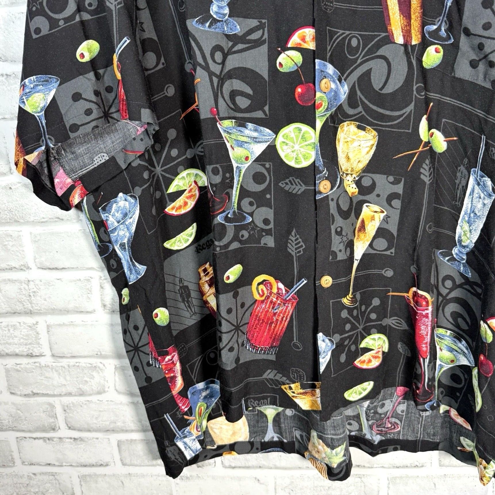 Paradise Found Paradise Found 100% Rayon Alcohol Print Black Hawaiian Shirt Mens 2XL Short Sleeve Button-Up Size US XXL / EU 58 / 5 - 3 Thumbnail
