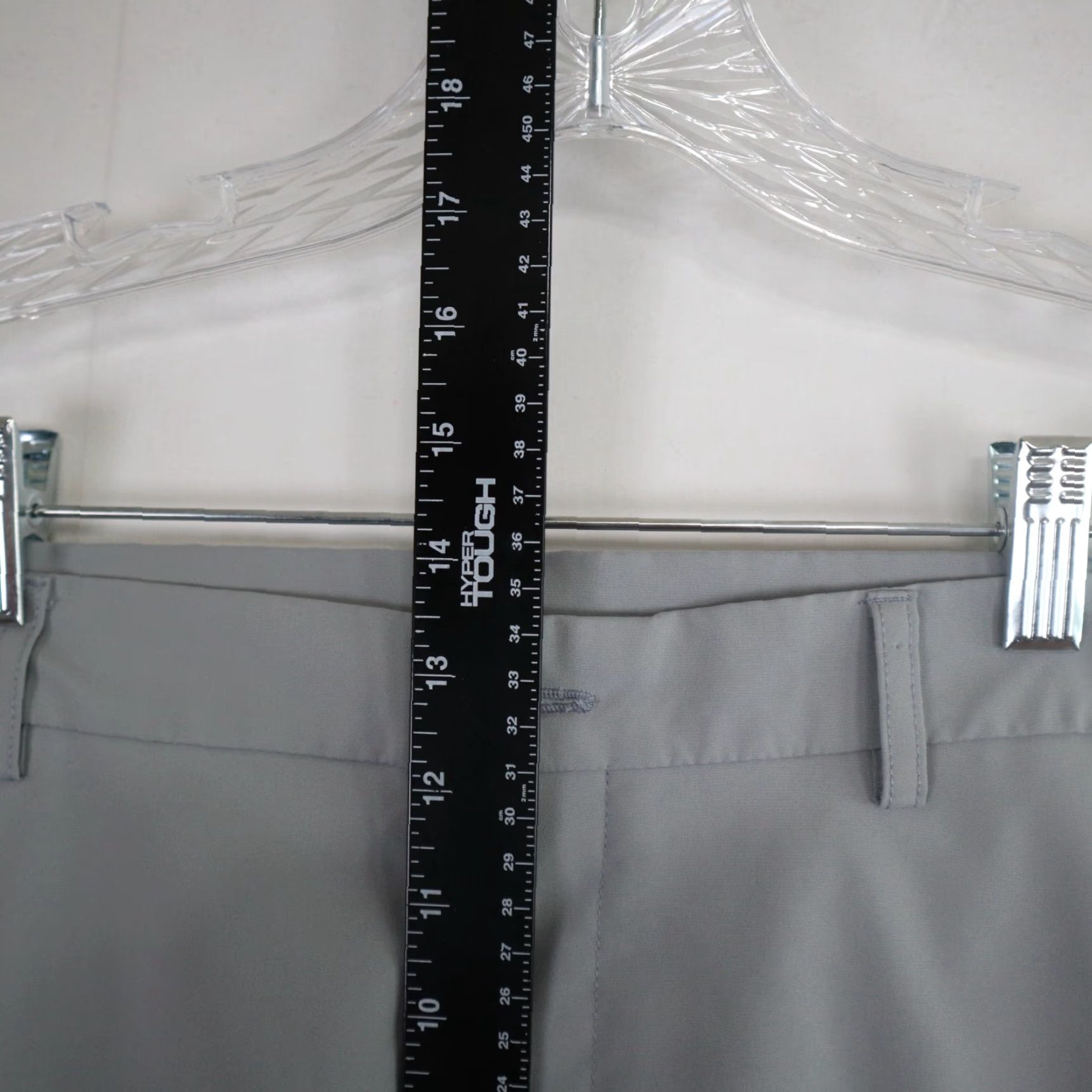 Roundtree & Yorke Roundtree & Yorke Shorts Mens 36 Performance Chino Casual Flat Front Gray Short Nike? Size US 36 / EU 52 - 5 Thumbnail