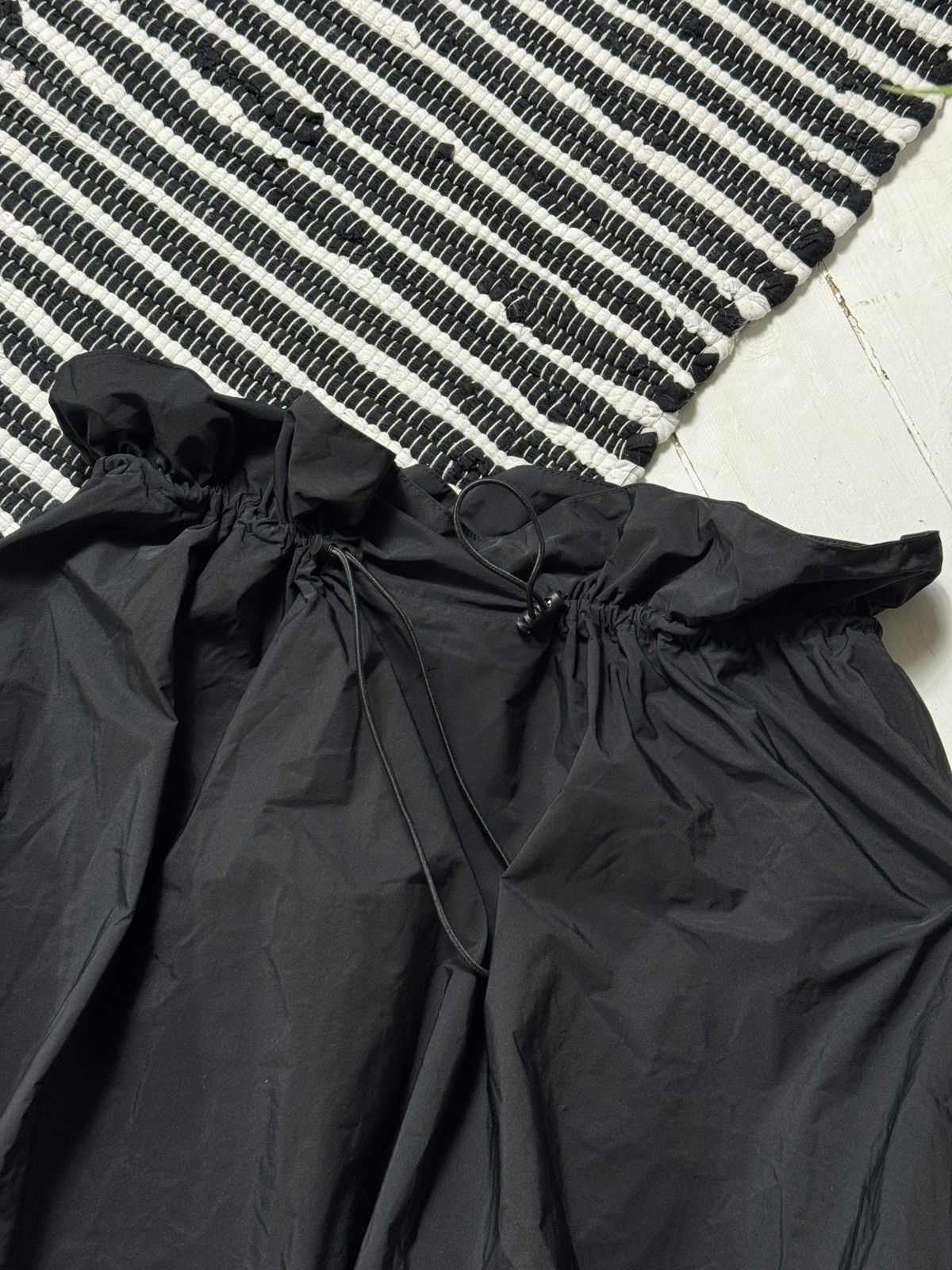 Other AVANT GARDE BALLOON GORPCORE STYLE NYLON MINI SKIRT Size 28" / US 6 / IT 42 - 2 Thumbnail