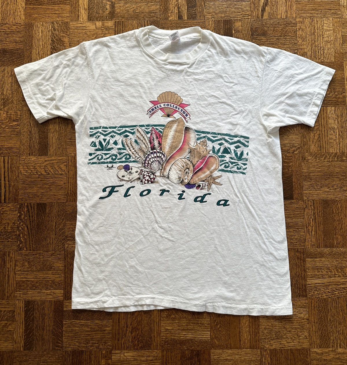 Vintage Vintage 90s Shell Collector Florida Graphic Tee Size US L / EU 52-54 / 3 - 1 Thumbnail