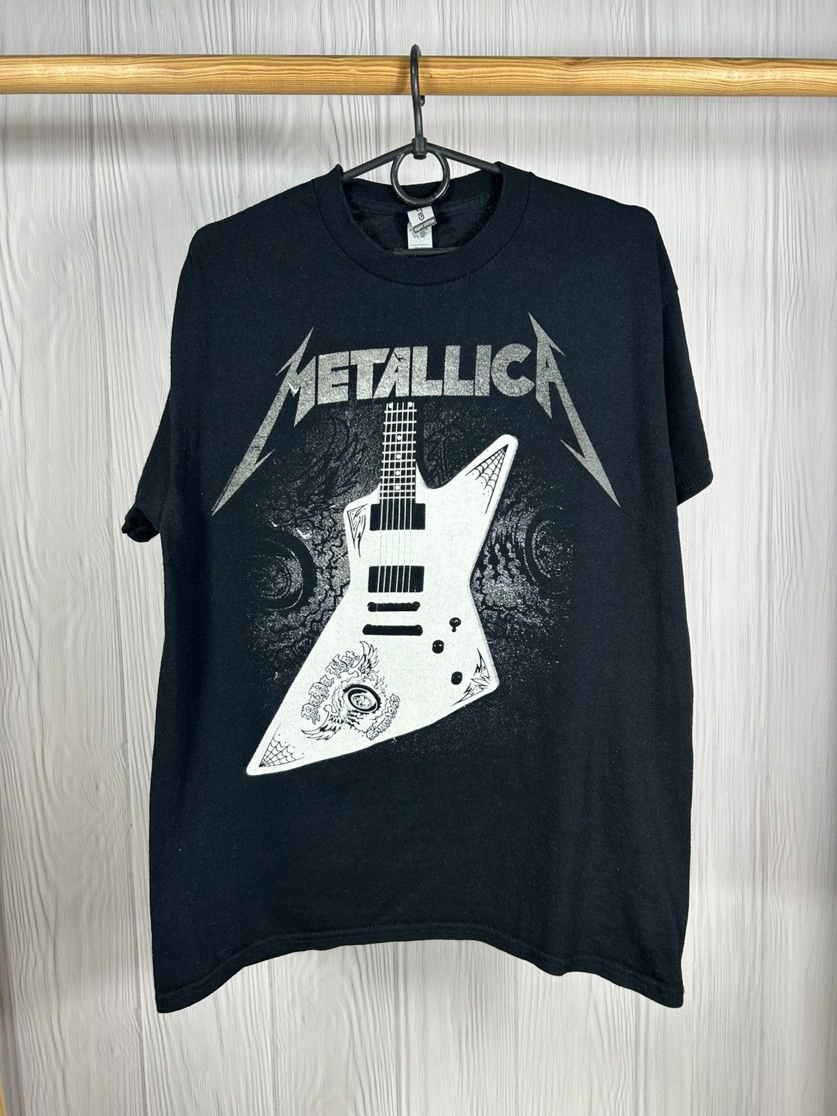 Band Tees Vintage Metallica 2013 Guitar T-Shirt Size M Size US M / EU 48-50 / 2 - 1 Thumbnail