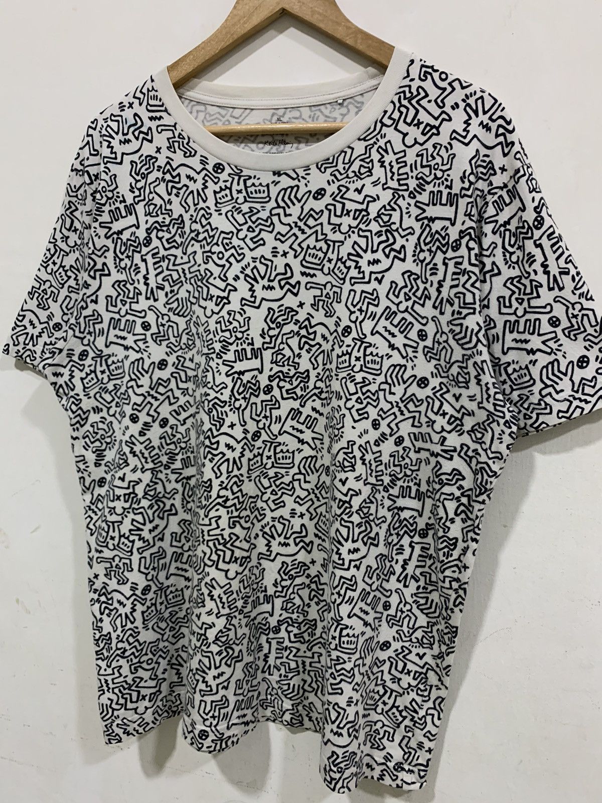 Keith Haring Vintage Y2K Keith Harring Art Graphic Full Print Uniqlo Tee Size US XL / EU 56 / 4 - 2 Thumbnail