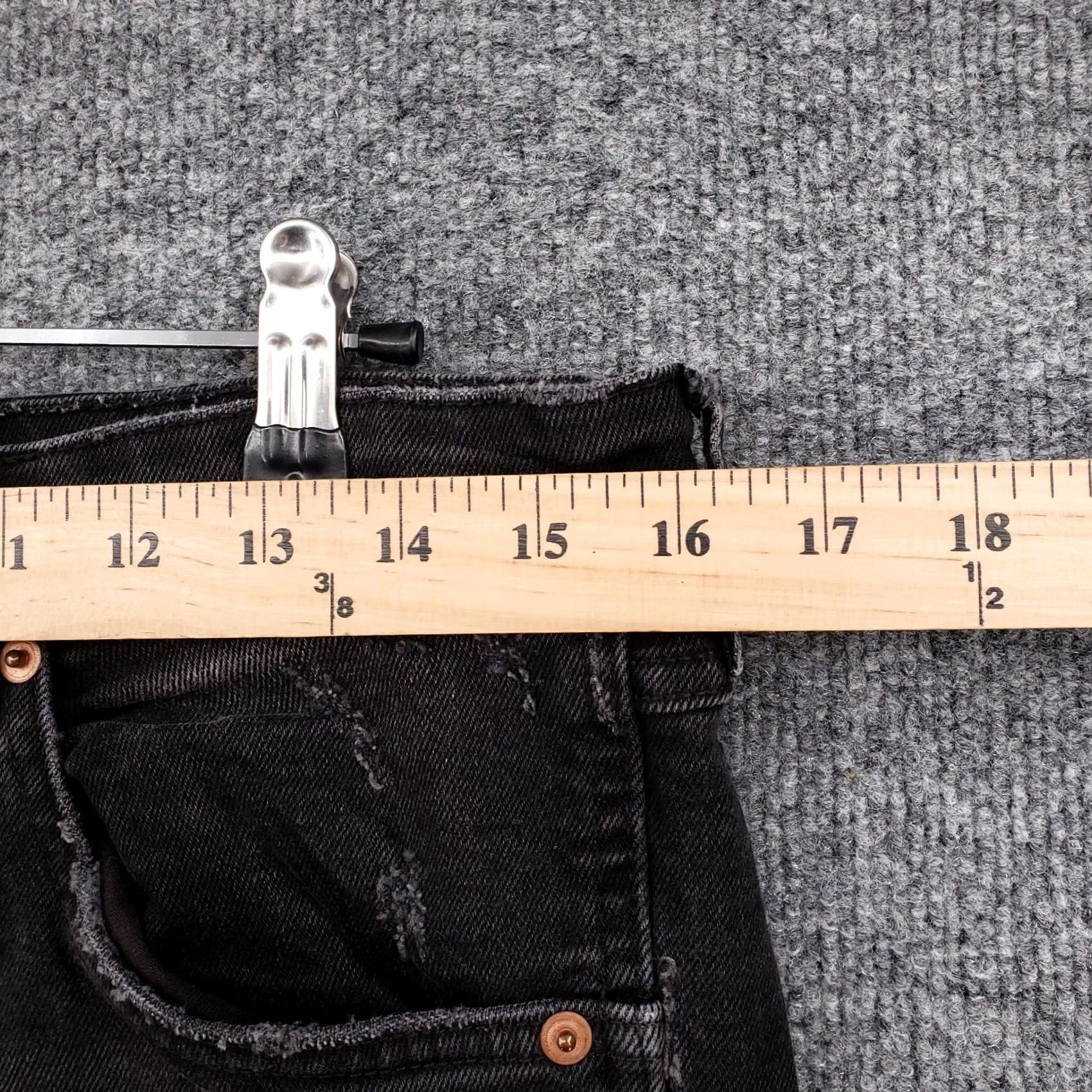 H&M H&M Jeans Womens 12 Black Button Fly Mid Rise Ankle Crop Denim Distressed Size 34" / US 12 / IT 48 - 7 Thumbnail
