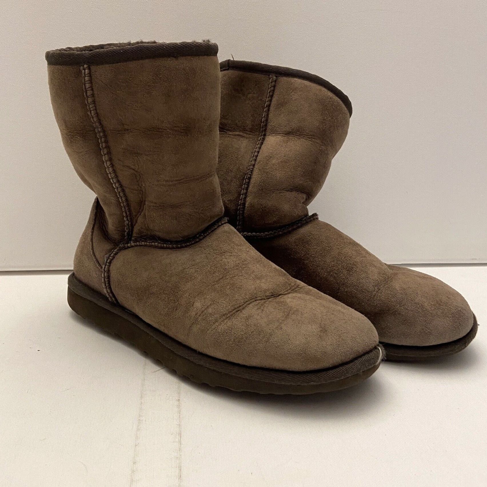 Ugg UGG Boots Classic Short 5826 Leather Upper Sheepskin Lining Women’s 8 Brown Boots Female Size 30" / US 8 / IT 44 - 2 Thumbnail