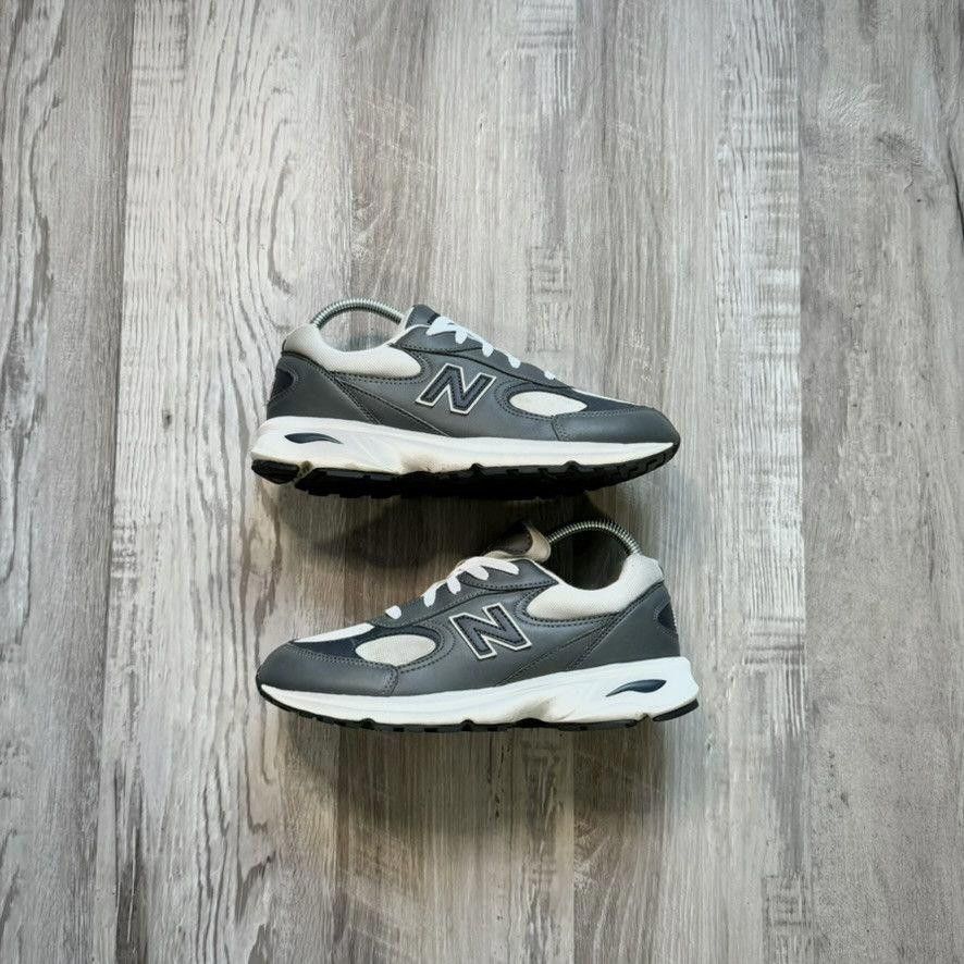 New Balance NEW BALANCE • VINTAGE 498 (6.5M) Size US 6.5 / EU 39-40 - 1 Thumbnail