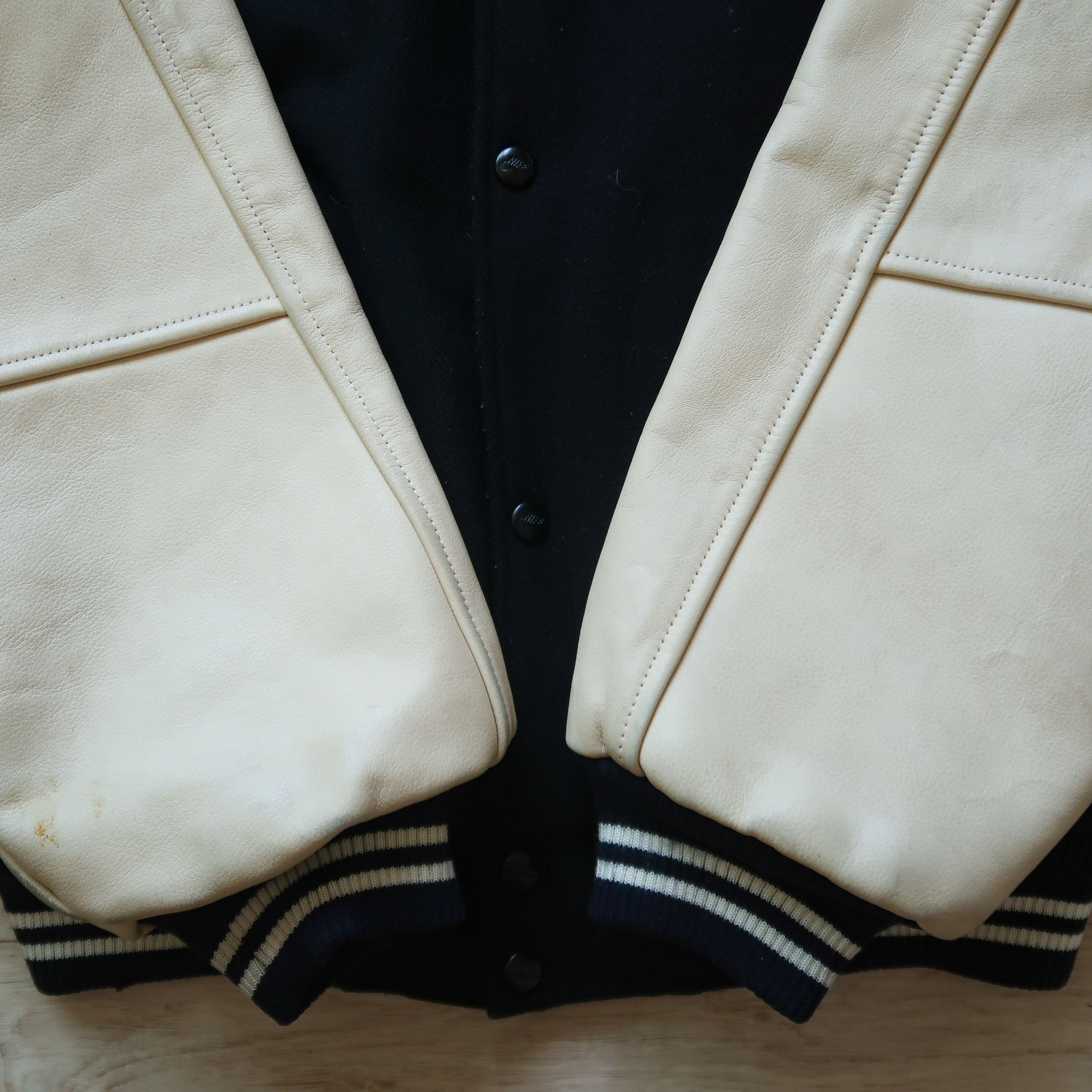 Nike Vintage 90s Nike Jordan Varsity Jacket Size US L / EU 52-54 / 3 - 5 Thumbnail