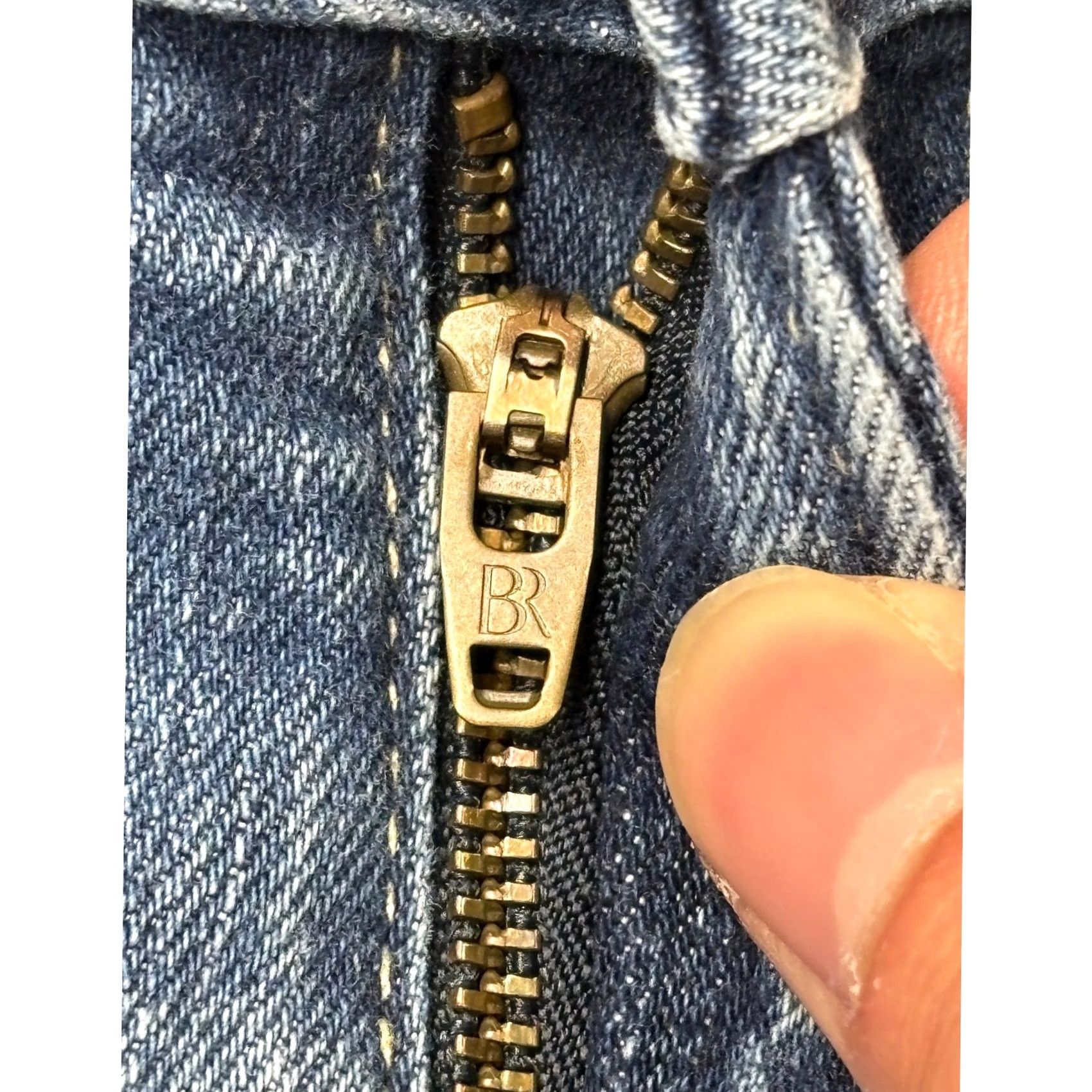 Banana Republic Banana Republic Travel Athletic Jeans Blue Mens 30x32 Jeans Athletic Blue Mens 30 Inseam 32 Medium Wash Vintage No NWT NWT Size US 30 / EU 46 - 3 Thumbnail