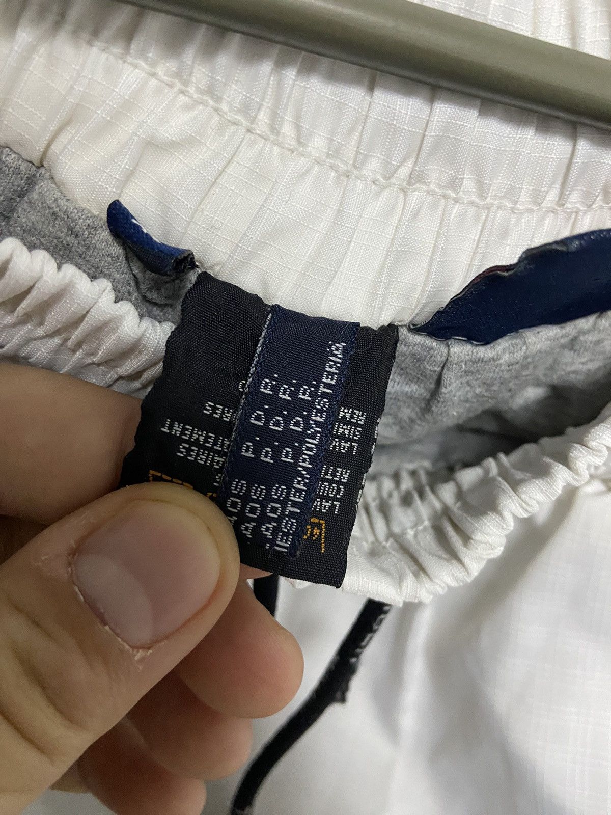 Tommy Hilfiger × Vintage Tommy Hilfiger vintage nylon pants logo skate casuals Size US 36 / EU 52 - 8 Thumbnail