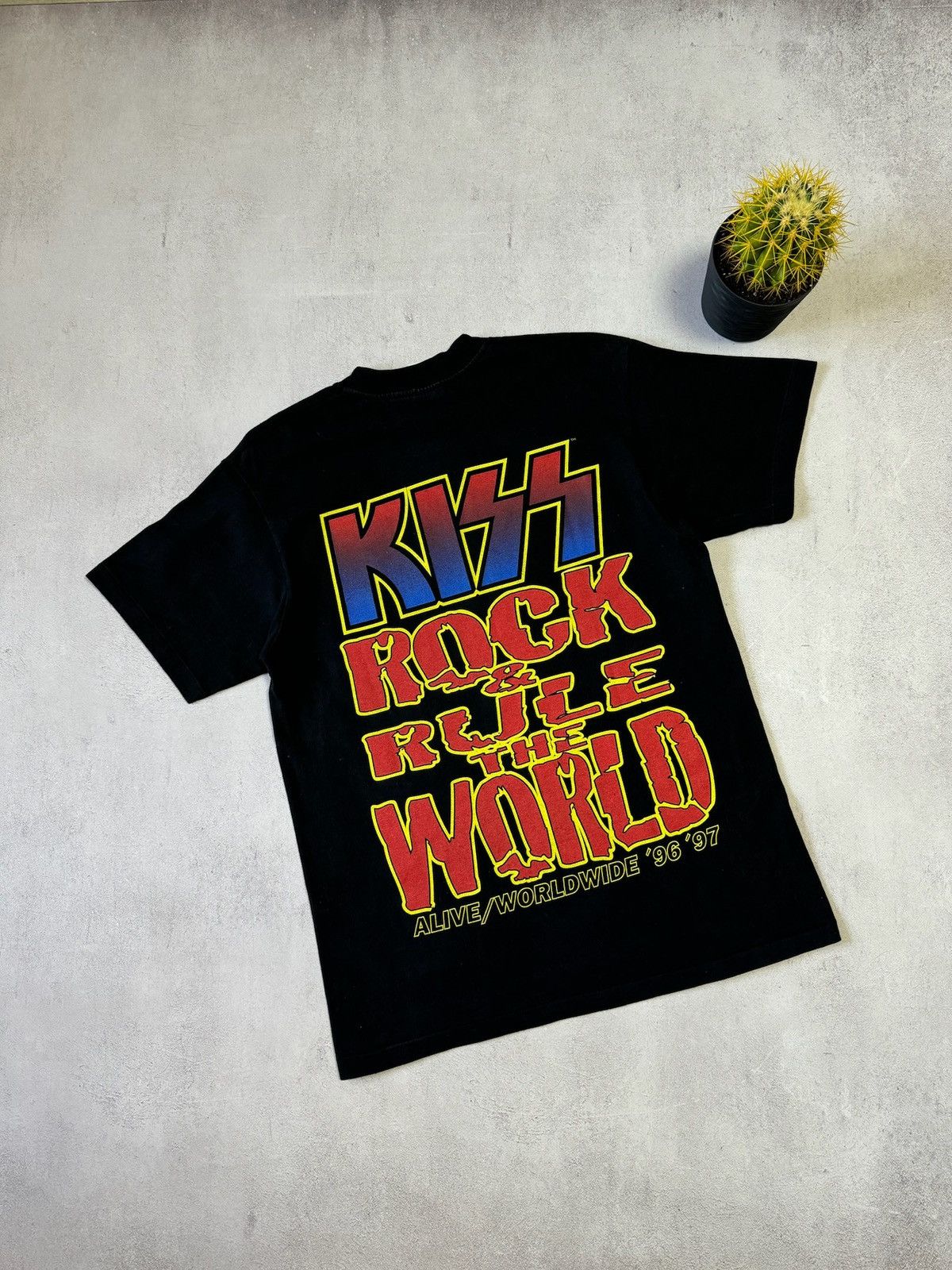 KISS VINTAGE KISS ALIVE TOUR 1996/1997 T SHIRT PROMO ROCK RULE Size US L / EU 52-54 / 3 - 11 Thumbnail