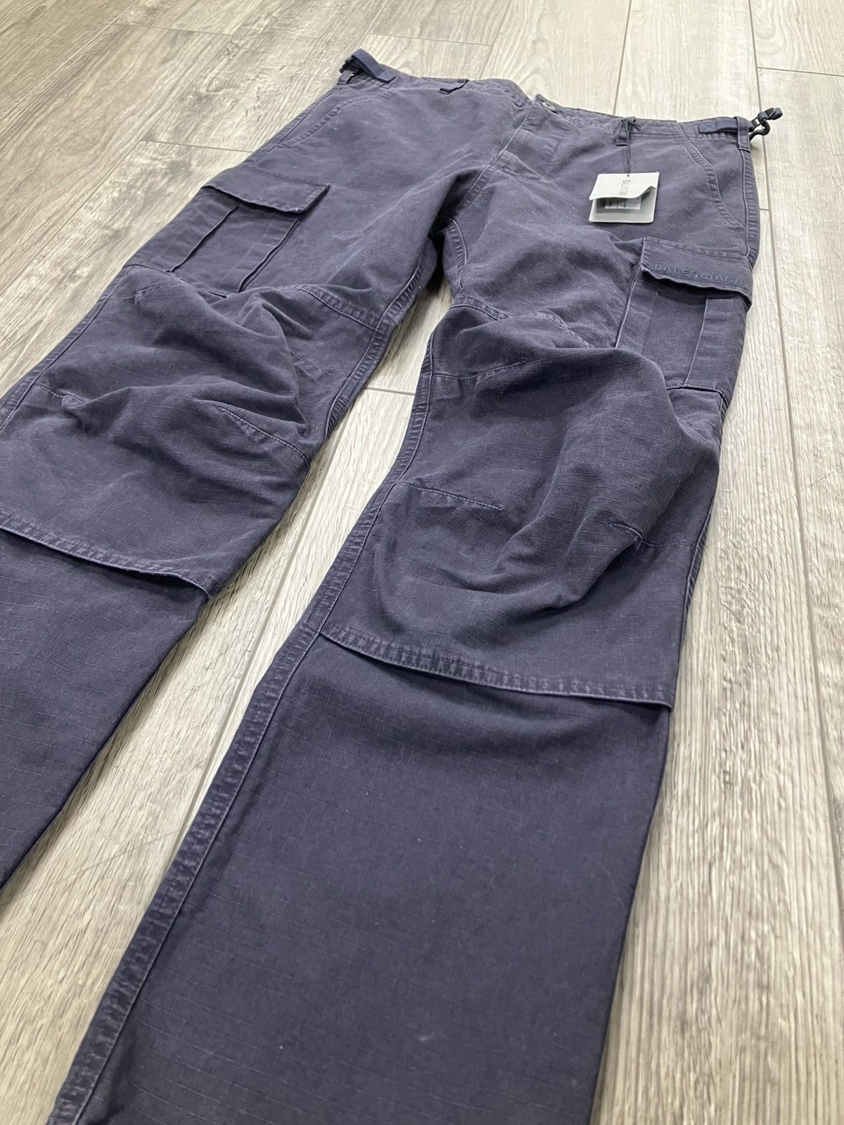 Balenciaga 32-Balenciaga Slim Navy Cargo Pants Size US 32 / EU 48 - 2 Thumbnail