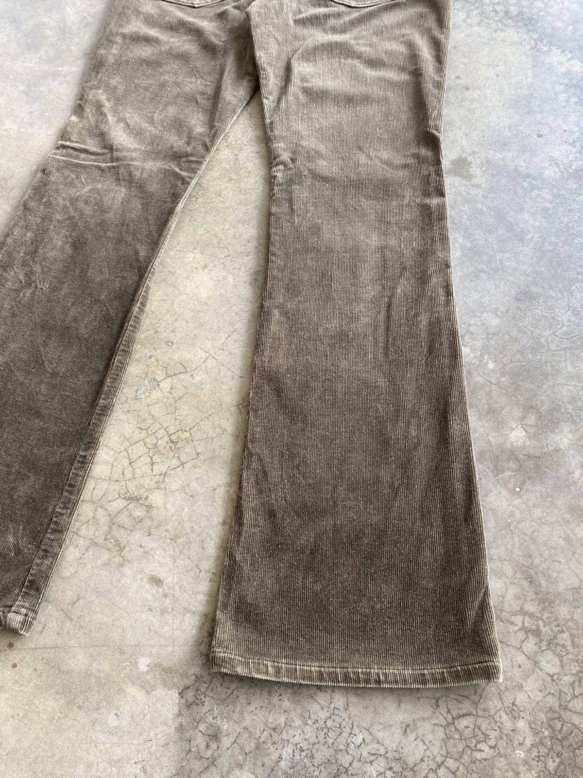 Chocolate × Levi's × Vintage Flare Levis Corduroy Brown Army Chocolate p172 Size 31" - 3 Thumbnail