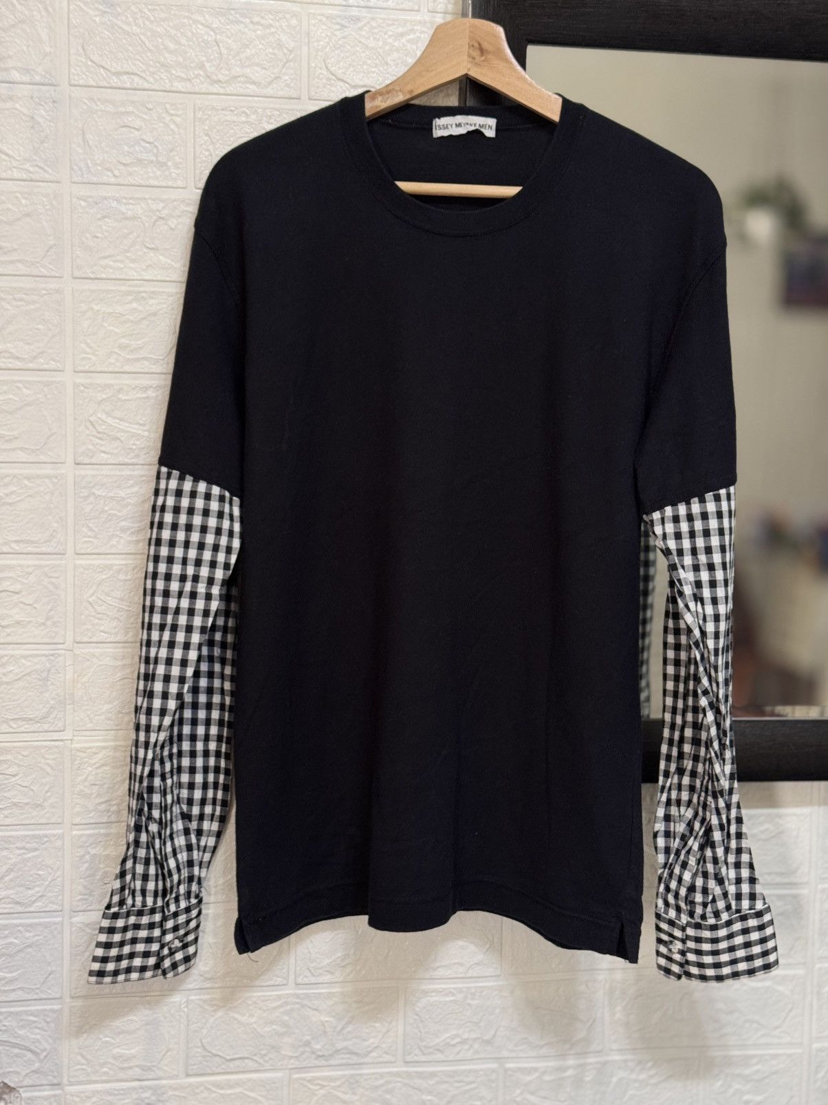 Issey Miyake Vtg 1999 Archive Issey miyake Men T with button down sleeve Size US M / EU 48-50 / 2 - 1 Thumbnail