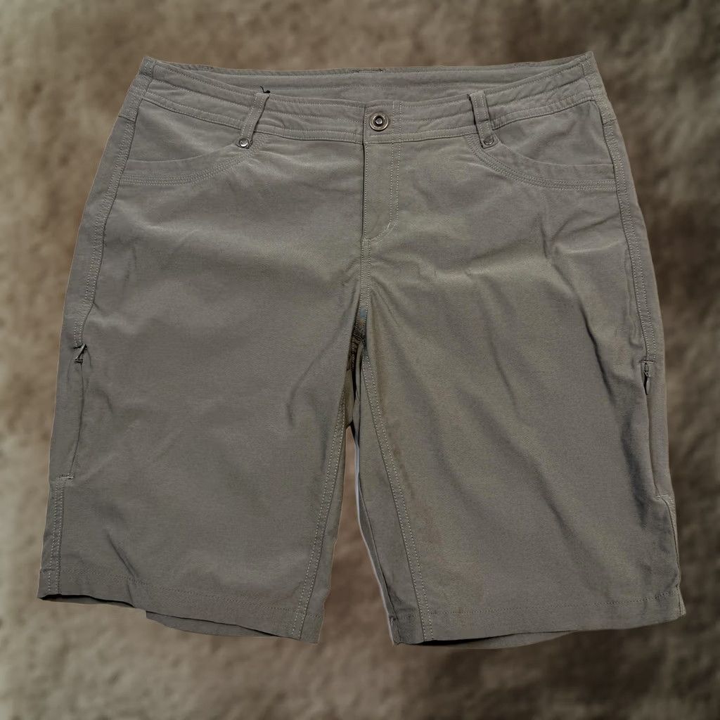 Vintage Kuhl Shorts Womens 14 Gray Zip Pocket Hiking Microfiber Lightweight 6355 Size 36" / US 14 / IT 50 - 1 Thumbnail