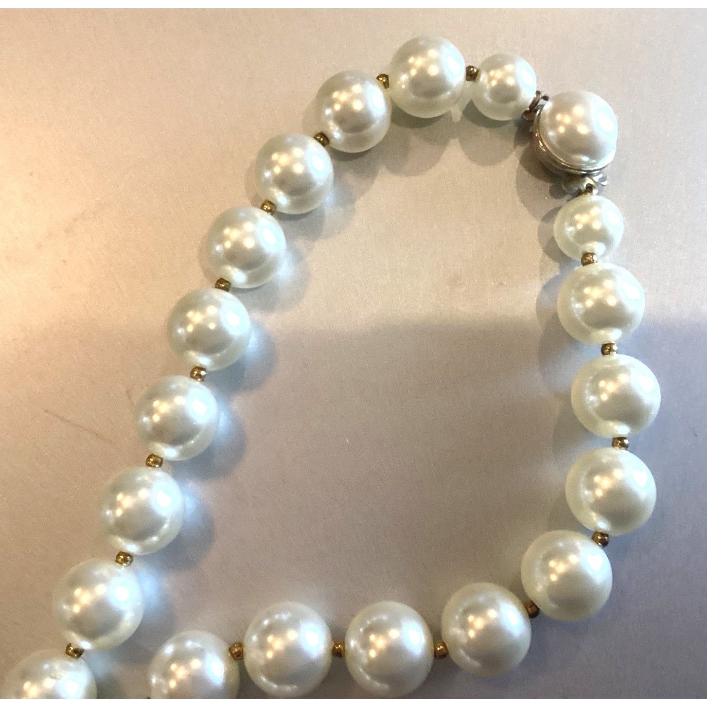 Other Vtg Faux Pearl & Plastic Crystal Bead Necklace With Gold-Ton Size ONE SIZE - 7 Thumbnail