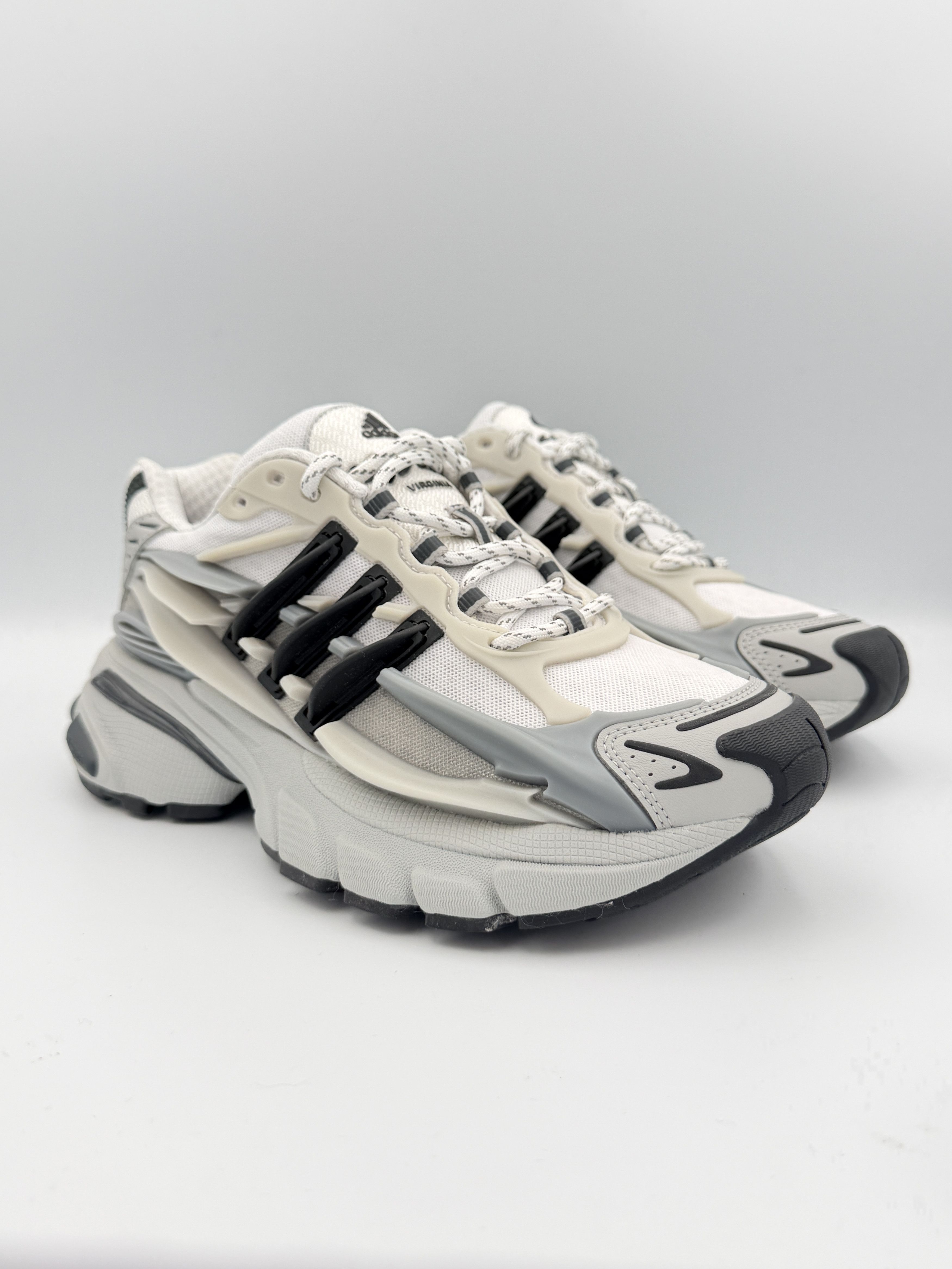Adidas × Pharrell Pharrell adidas Adistar Jellyfish Solid Grey Black Sample Size US 6 / EU 39 - 1 Thumbnail