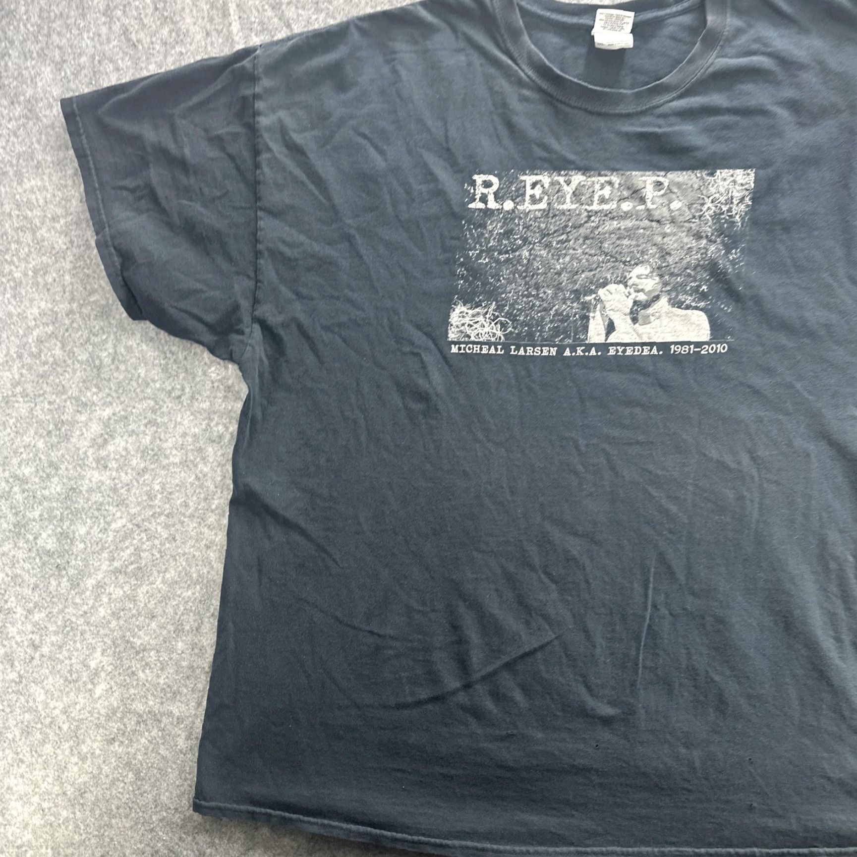 Gildan Vintage Gildan R.EYE.P Mens 3XL Black Hip Hop Memorial Rap T-Shirt Short Sleeve Size US XXL / EU 58 / 5 - 4 Thumbnail