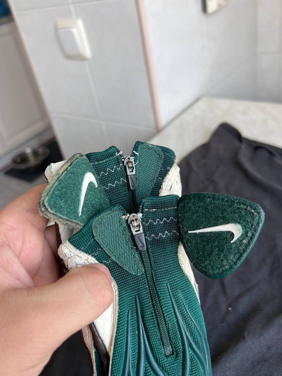 Nike 2000s Nike y2k Drill Gloves Forest Dark Green Geometric RARE Size ONE SIZE - 6 Thumbnail