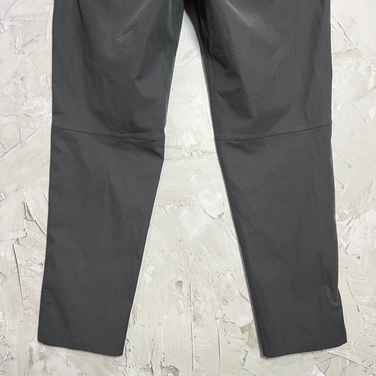 Lululemon Lululemon ABC Slim Fit Warpstreme Chino Black Gray 34x28 Size US 34 / EU 50 - 9 Thumbnail