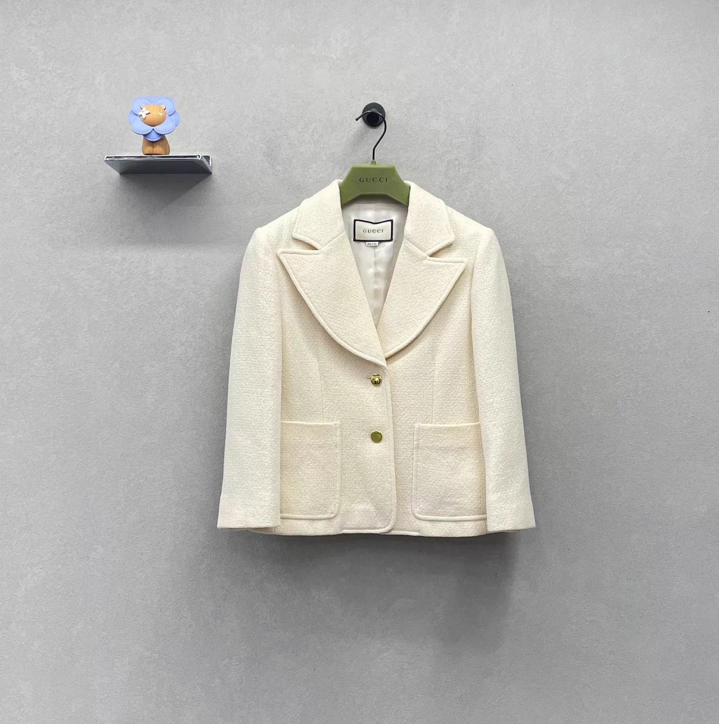 Gucci Gucci Ivory Short Chanel-Style Jacket Size M / US 6-8 / IT 42-44 - 1 Thumbnail