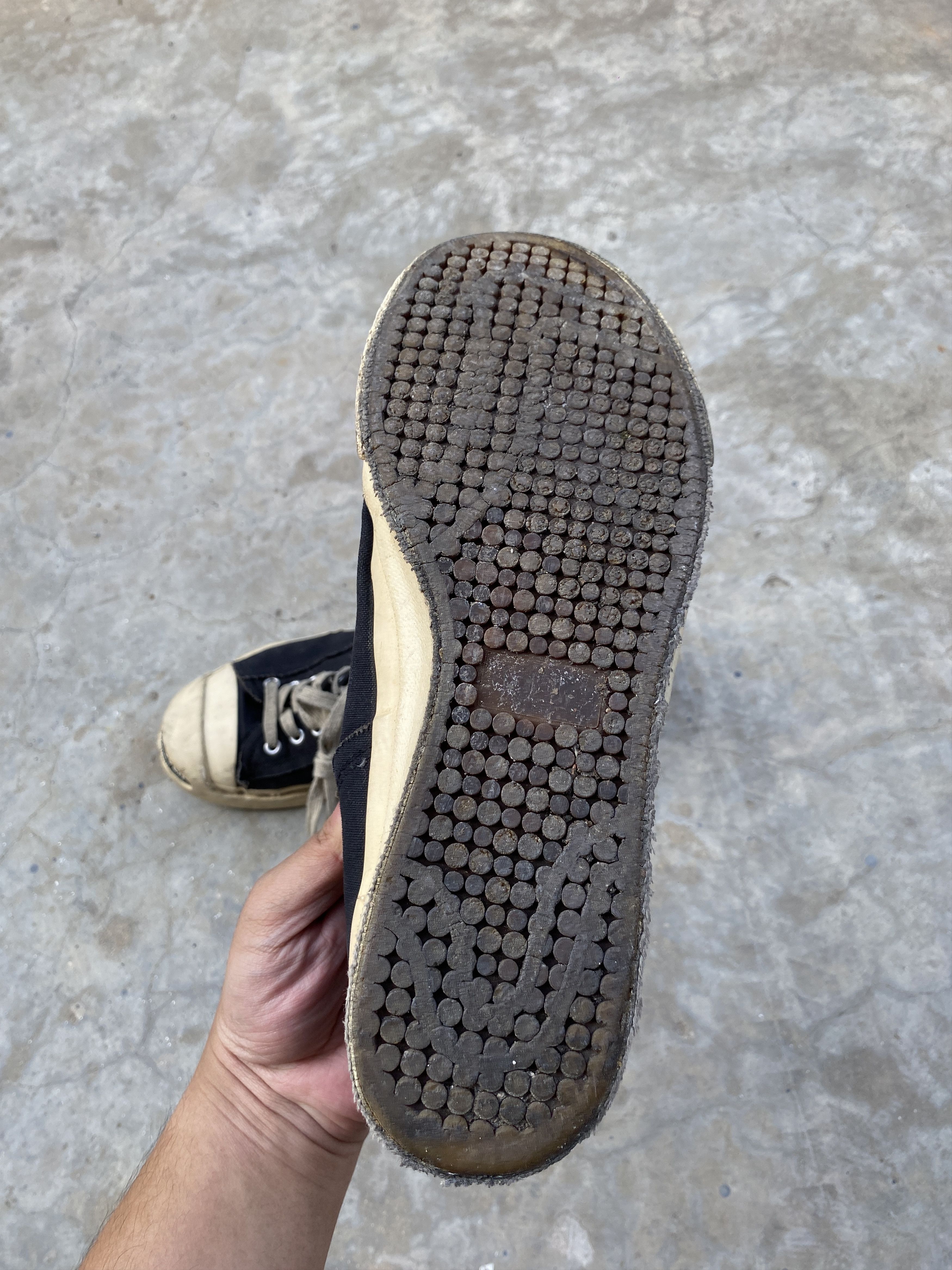 Undercover Undercover Jun takahashi Black/White Low Top Sneaker Size US 10 / EU 43 - 6 Thumbnail