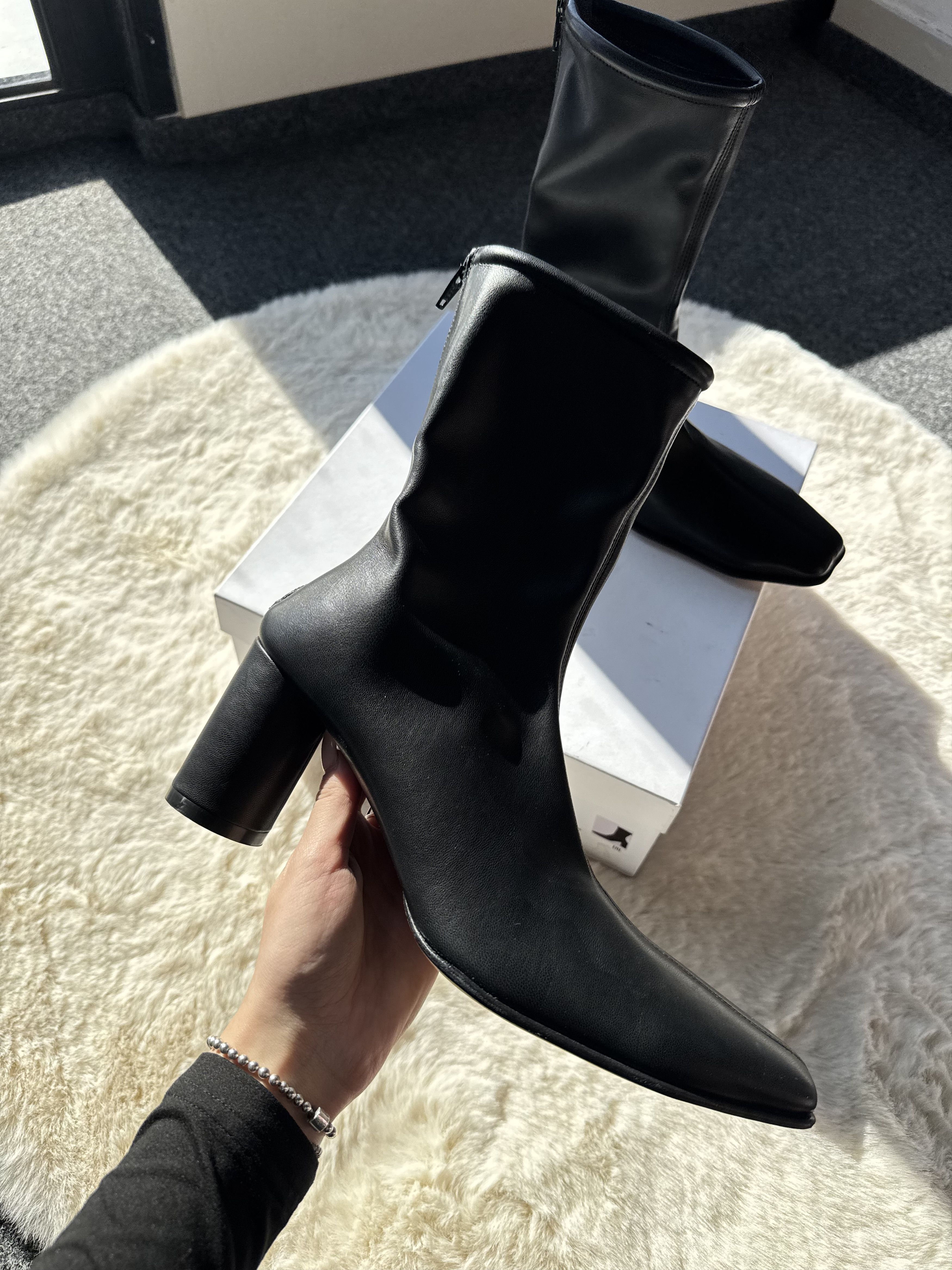 Maison Margiela Maison Margiela MM6 black leather ankle boots 40 Size US 10 / IT 40 - 1 Thumbnail