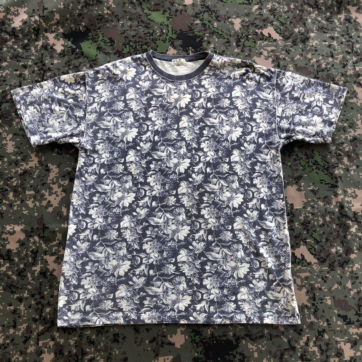 C.P. Company × Massimo Osti Vtg C.p. Company Floral Tshirt Size US M / EU 48-50 / 2 - 2 Thumbnail