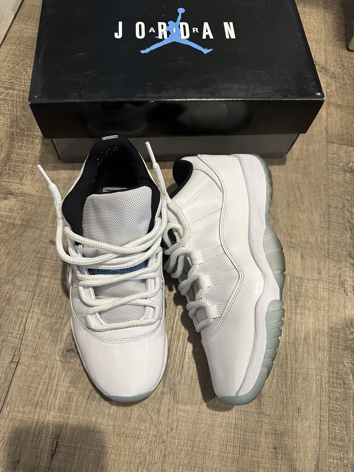 Jordan Brand × Nike Jordan 11 low blue legend Size US 7.5 / EU 40-41 - 1 Thumbnail