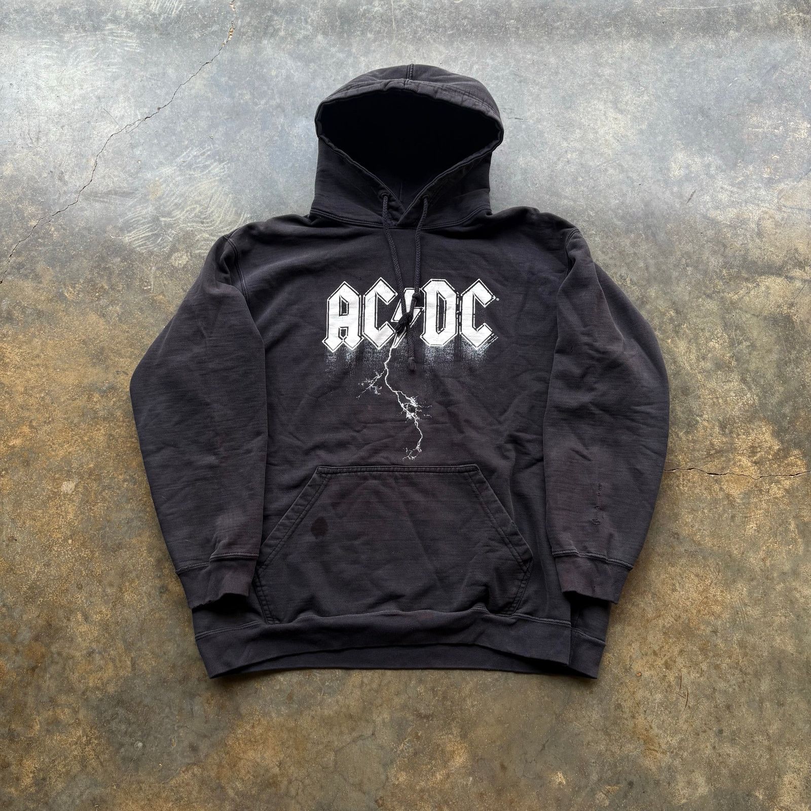 AC/DC Vintage Y2K Thrashed AC/DC Faded Sweatshirt Size US M / EU 48-50 / 2 - 1 Thumbnail