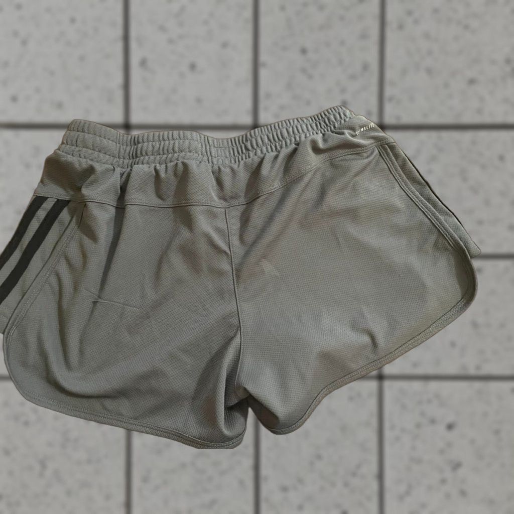 Adidas Womens adidas climalite running shorts Small Gray Breathable Activewear Boys? Wait. Size 28" / US 6 / IT 42 - 1 Thumbnail