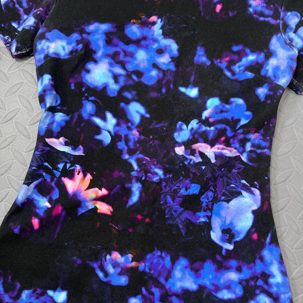 MCQ 2015 Hight-Contrast Blue floral Bodycon Midi Dress Size M / US 6-8 / IT 42-44 - 6 Thumbnail