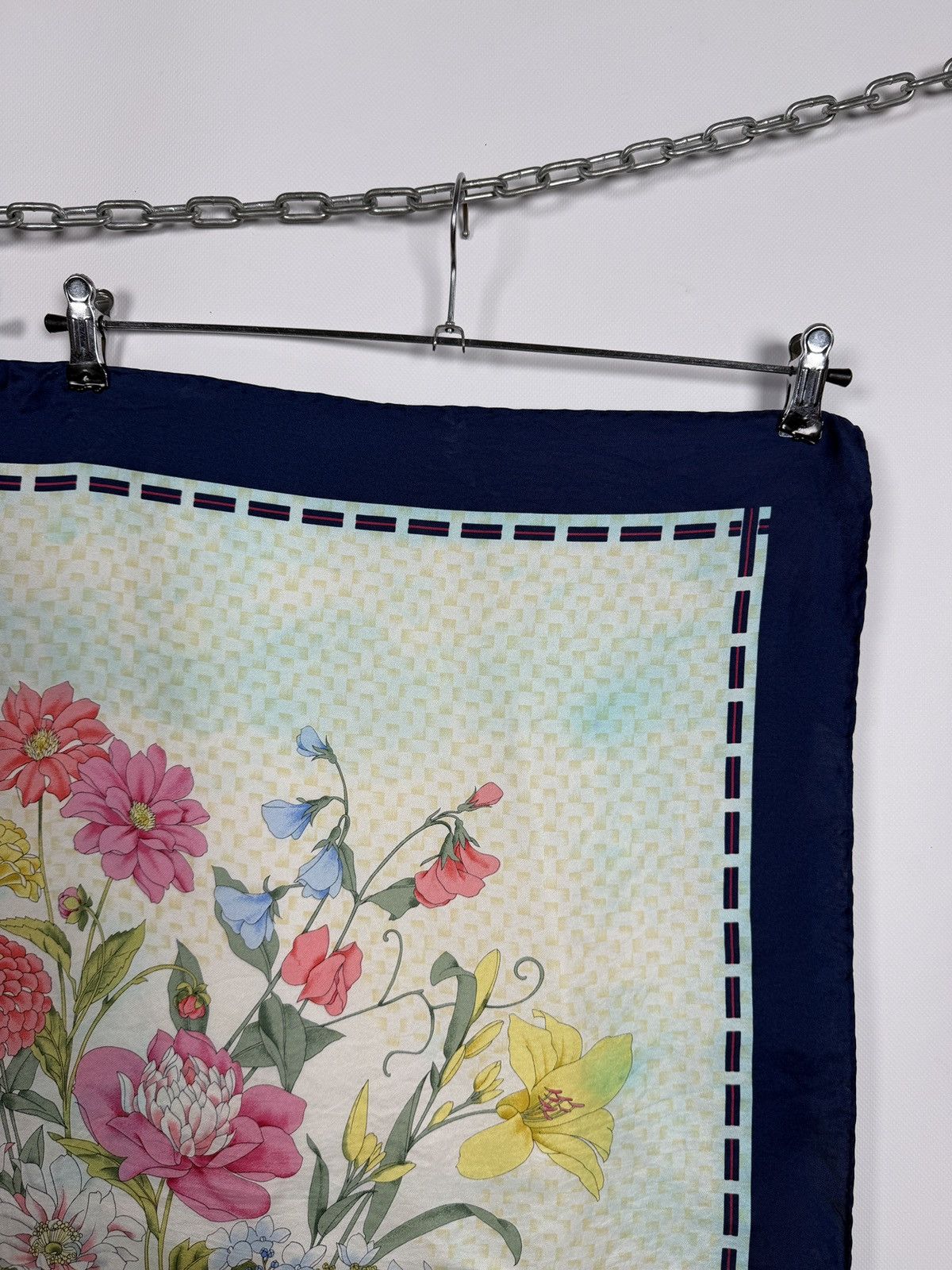 Gucci Rare Vintage Gucci Flora 100% Seta Silk Scarf Made in italy Size ONE SIZE - 4 Thumbnail