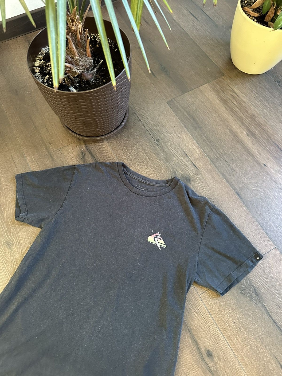 Quiksilver Vintage Quiksilver T-shirt Big Back Print Size US L / EU 52-54 / 3 - 6 Thumbnail