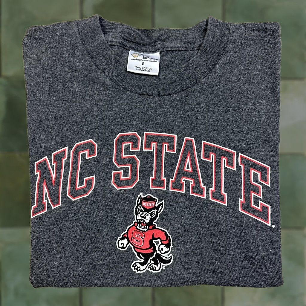 Vintage VINTAGE The Cotton Exchange NC State Wolfpack Graphic T-Shirt Unisex Adults Small Gray 90s Front Graphic Made USA Size US S / EU 44-46 / 1 - 1 Thumbnail