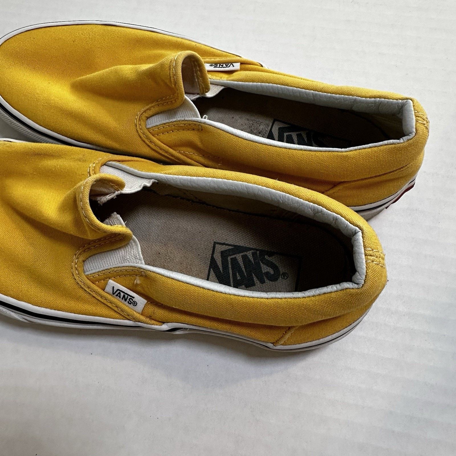 Vans Vans Classic Slip-on Yellow Shoes M5.5 /Wo7 Skate Sneakers Size US 6.5 / EU 39-40 - 5 Thumbnail