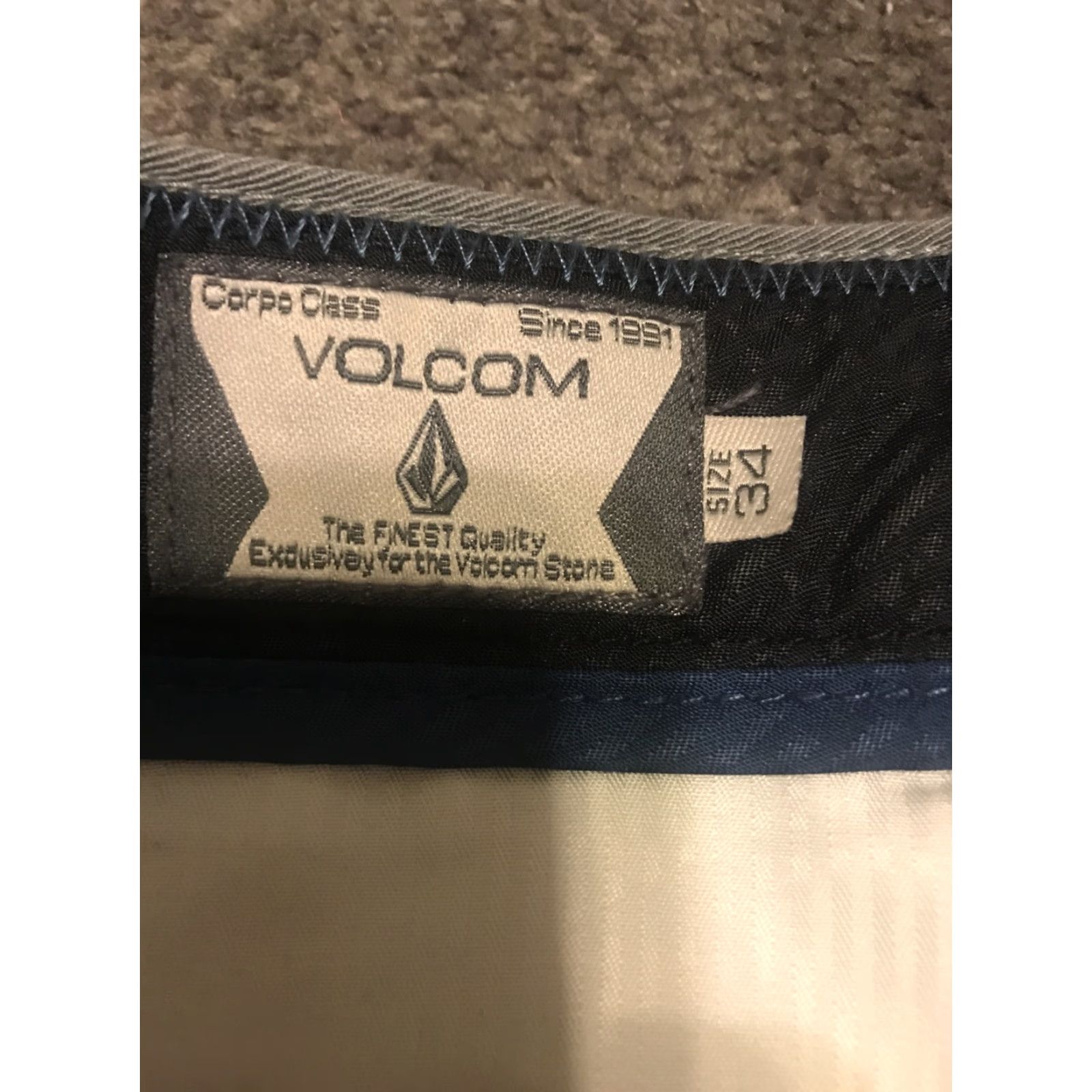 Volcom VINTAGE Volcom VMonty Mens Shorts 34 Gray Cotton Blend Flat Front Pockets Casual Chino MENS Size US 34 / EU 50 - 2 Thumbnail