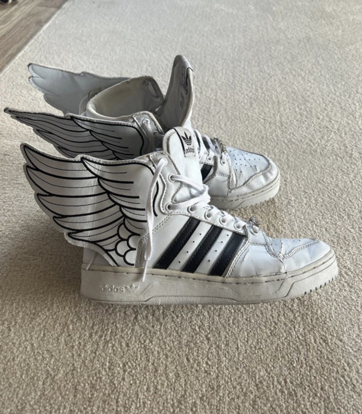 Adidas × Jeremy Scott Rare Adidas x Jeremy Scott Pixel Wings