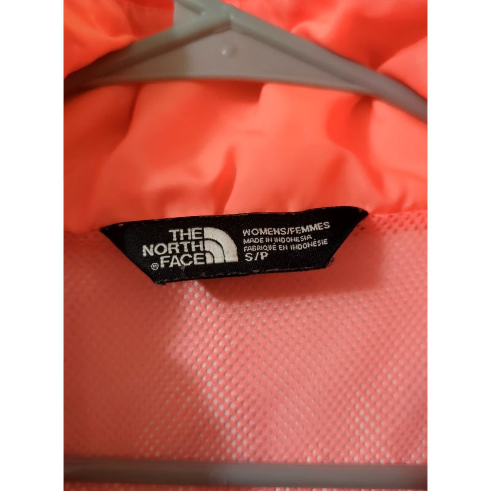 The North Face VINTAGE The North Face Waterproof DryVent Hooded Rain Jacket Parka Orange Small Women Size S / US 4 / IT 40 - 5 Thumbnail