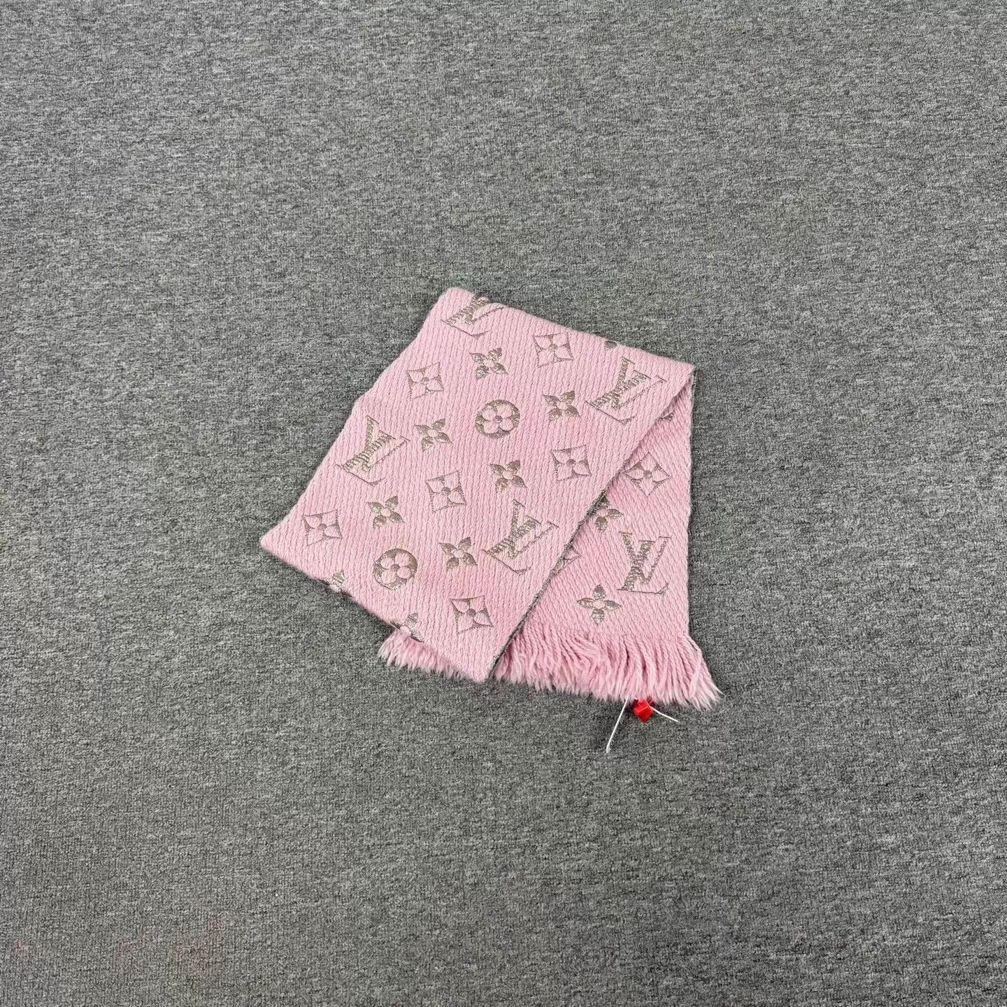 Louis Vuitton LV Pink Monogram Wool Fringe Scarf 99 New Size ONE SIZE - 1 Thumbnail