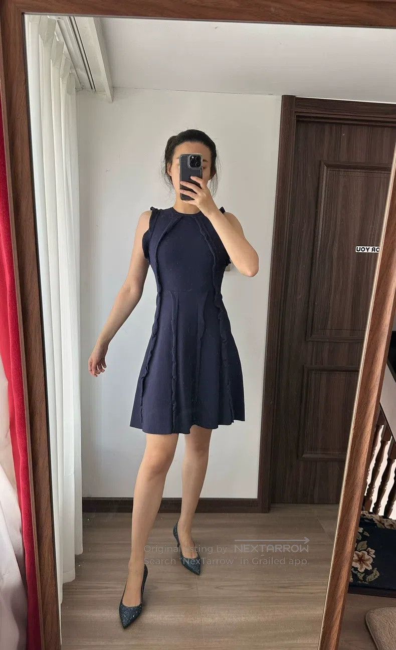 Valentino Valentino dress Size M / US 6-8 / IT 42-44 - 2 Thumbnail