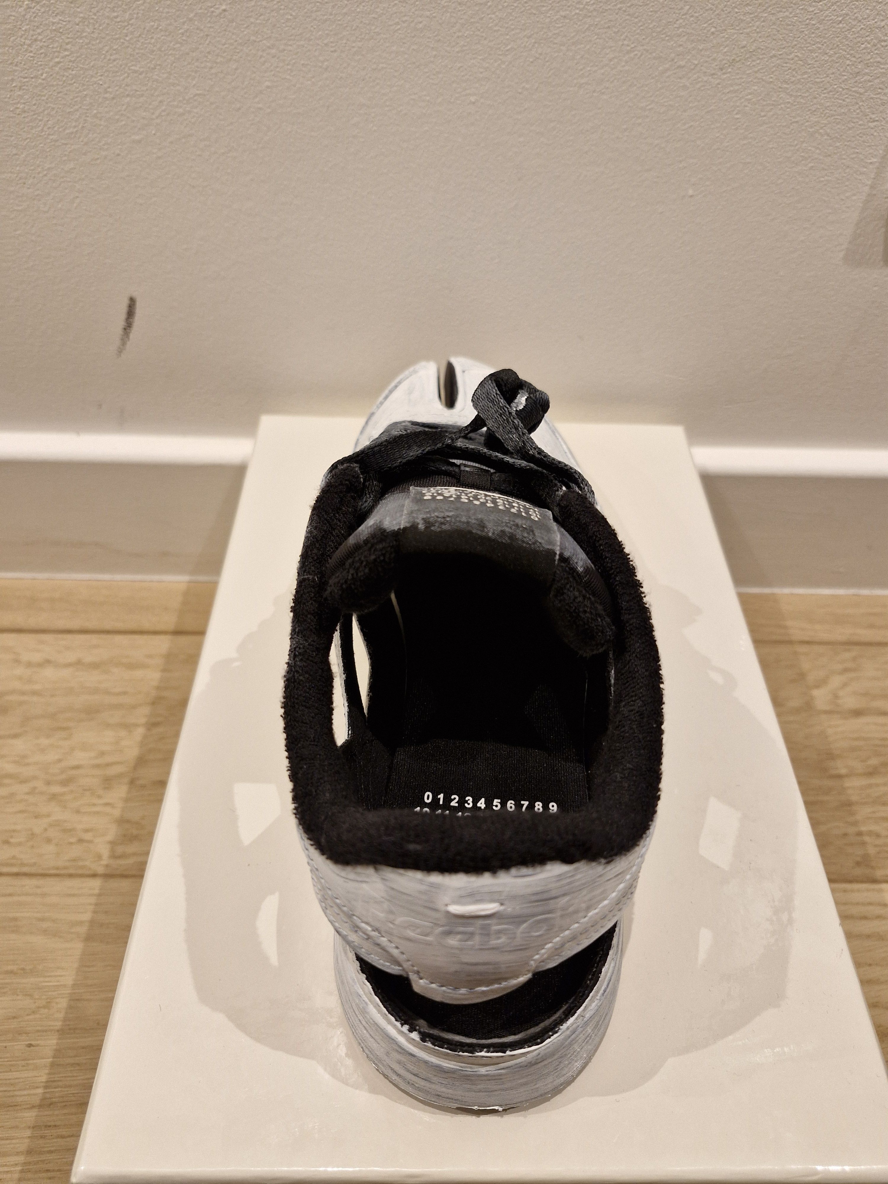 Maison Margiela × Reebok White painted Tabi sneakers Size US 10.5 / EU 43-44 - 4 Thumbnail
