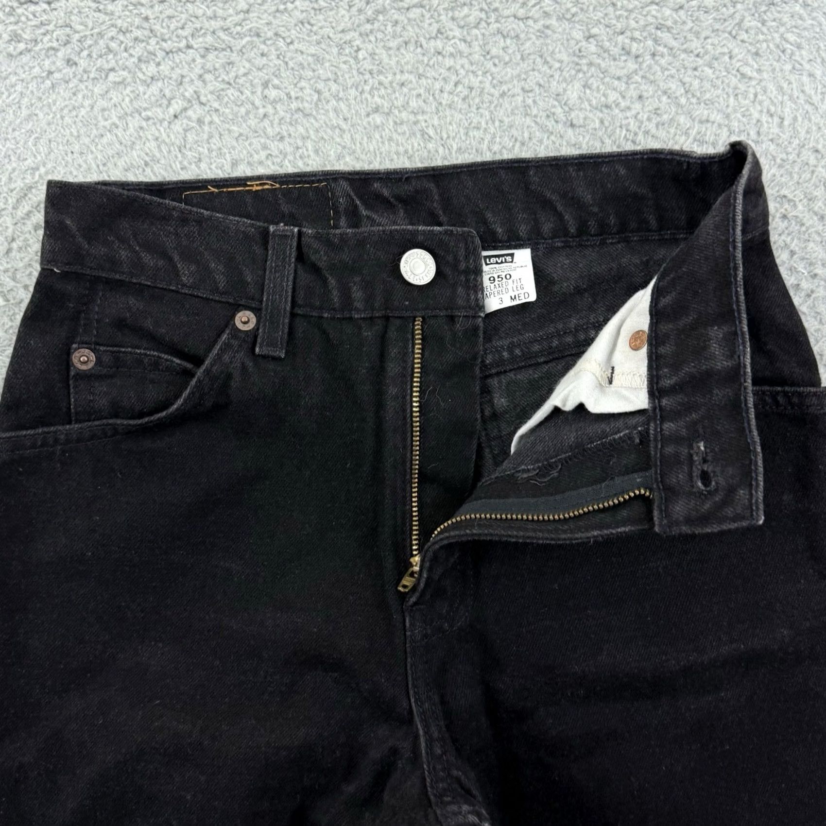 Levi's VINTAGE Levi's Jeans 950 Womens 3 Black Denim Tapered Leg 90s Relaxed Orange Tab Levi's 550 Womens Distressed? No, keep exact words: Size 26" / US 2 / IT 38 - 4 Thumbnail