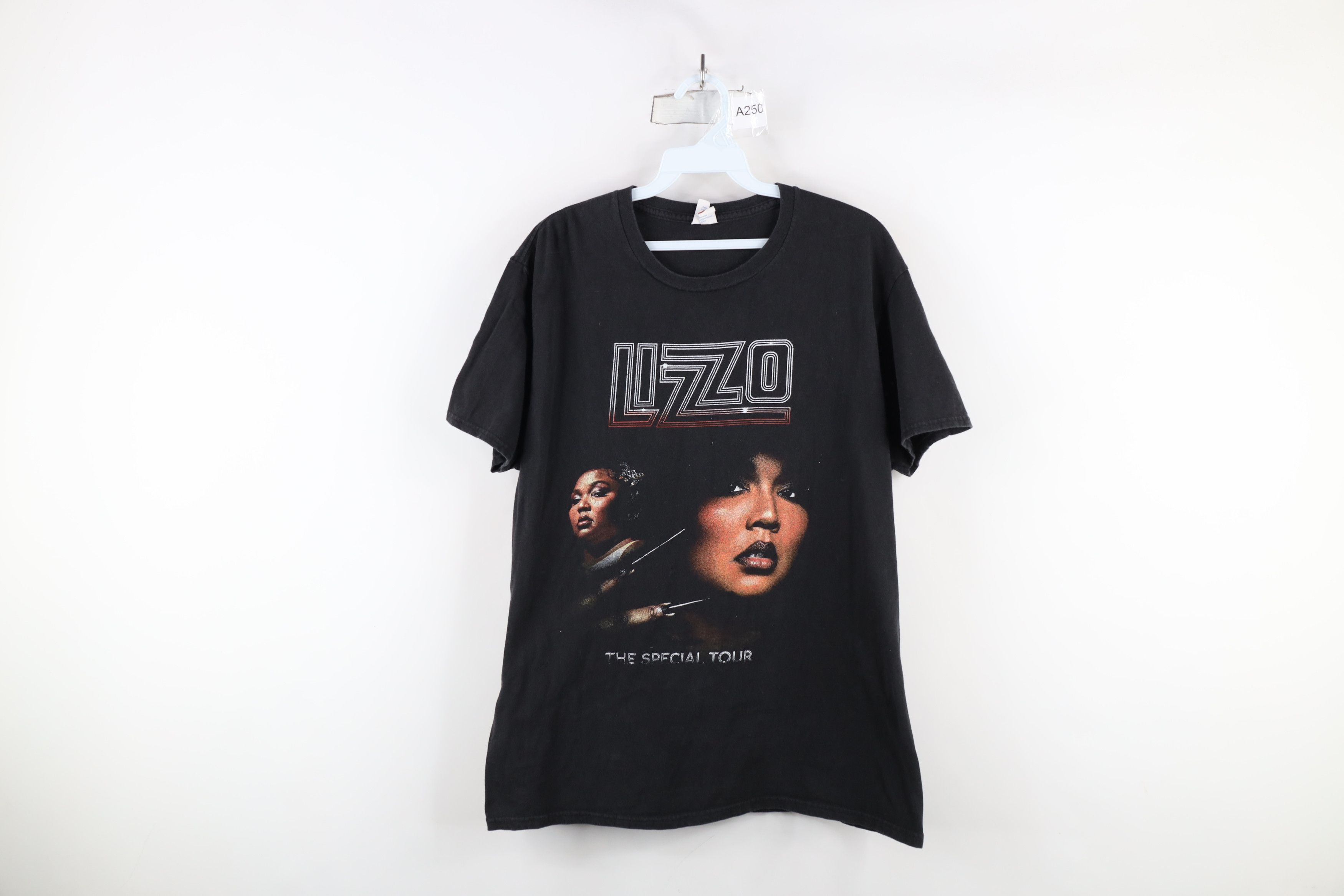 Vintage Y2K Streetwear The Special Tour Lizzo Band T-Shirt Black Size M / US 6-8 / IT 42-44 - 1 Thumbnail