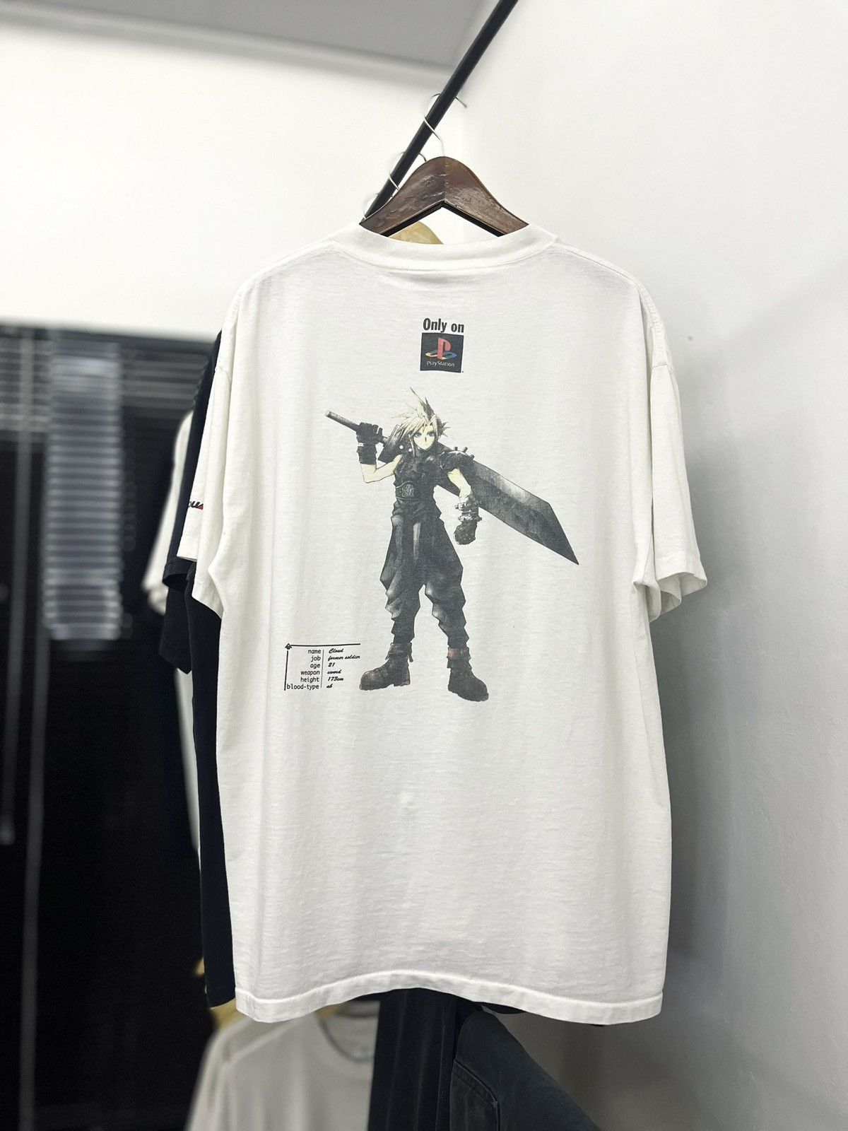 Vintage Vintage Final Fantasy VII Size US XL / EU 56 / 4 - 1 Thumbnail